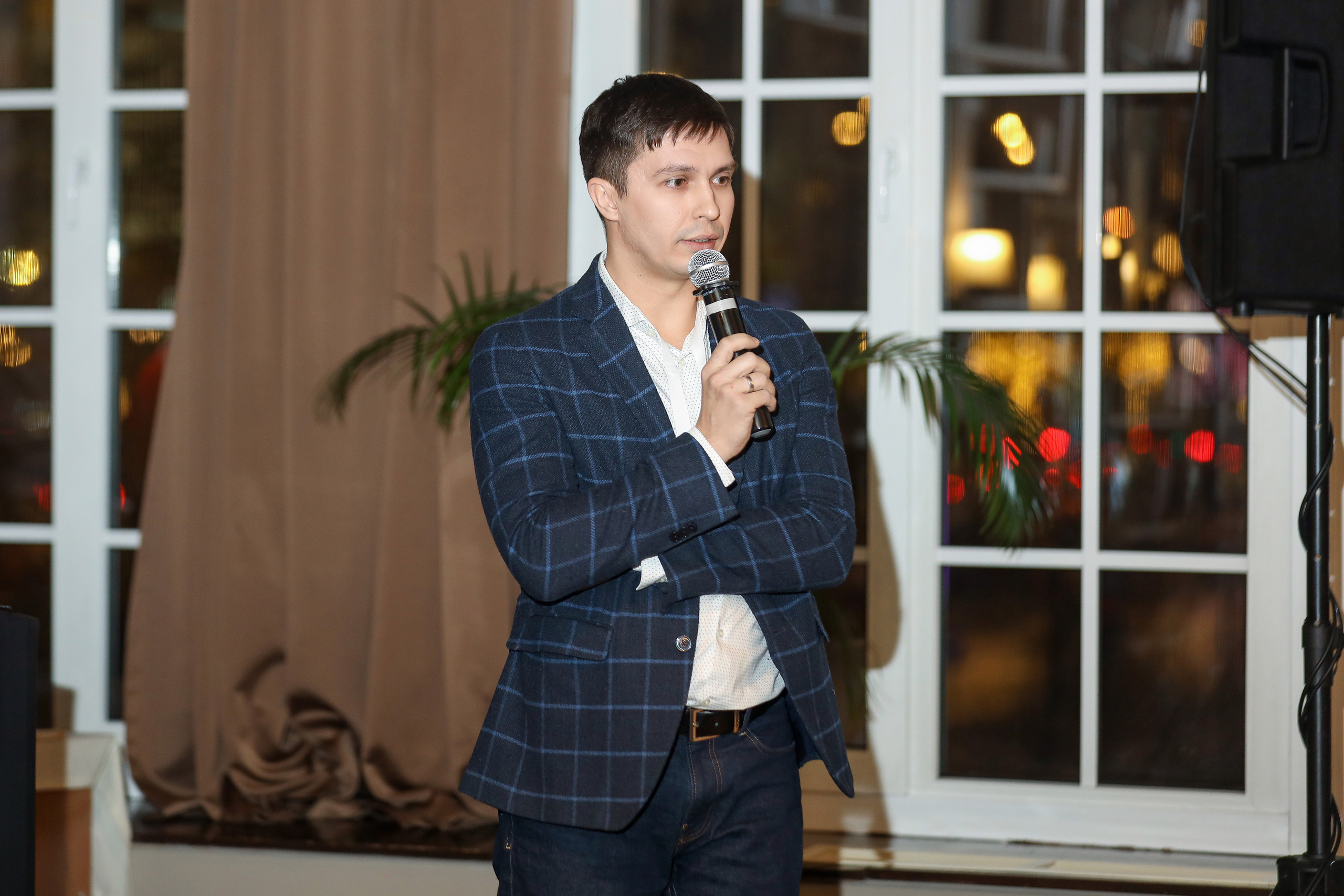 DIS. Фотограф Антон Чупринин