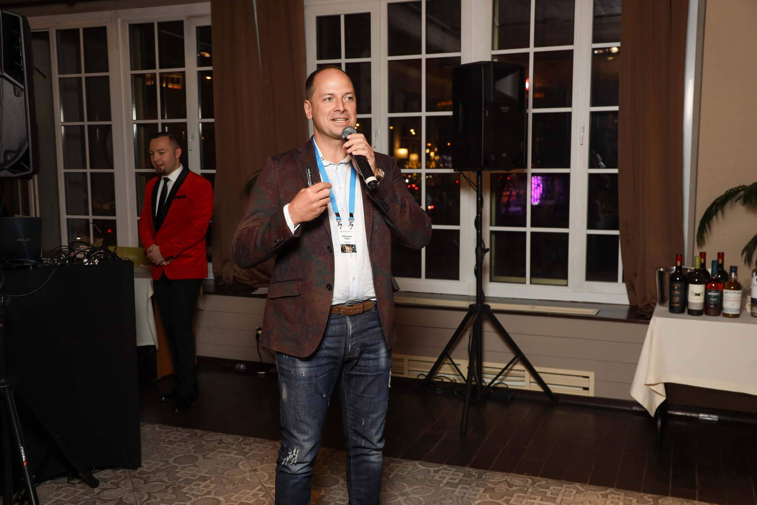 DIS. Фотограф Антон Чупринин