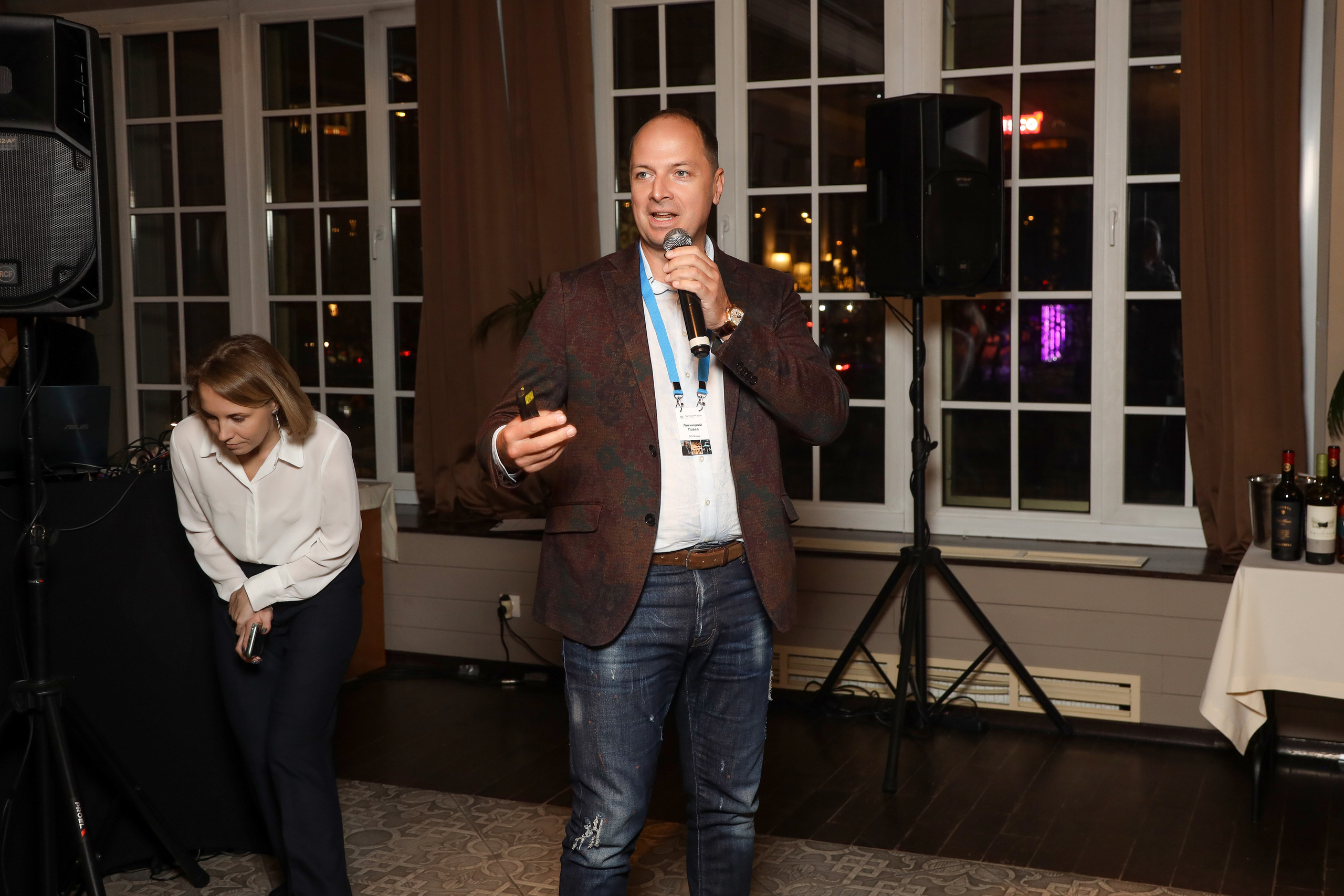 DIS. Фотограф Антон Чупринин