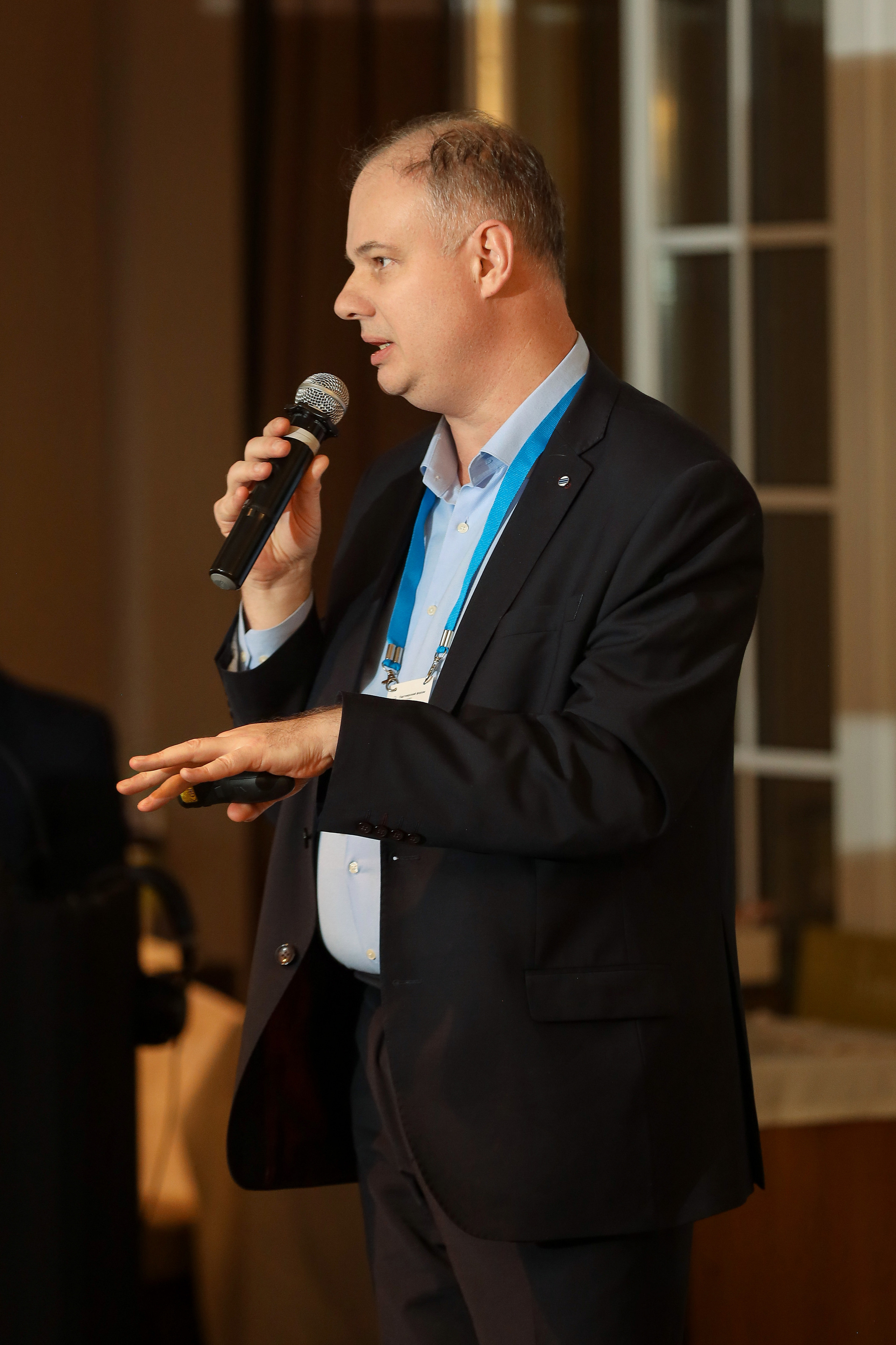 DIS. Фотограф Антон Чупринин