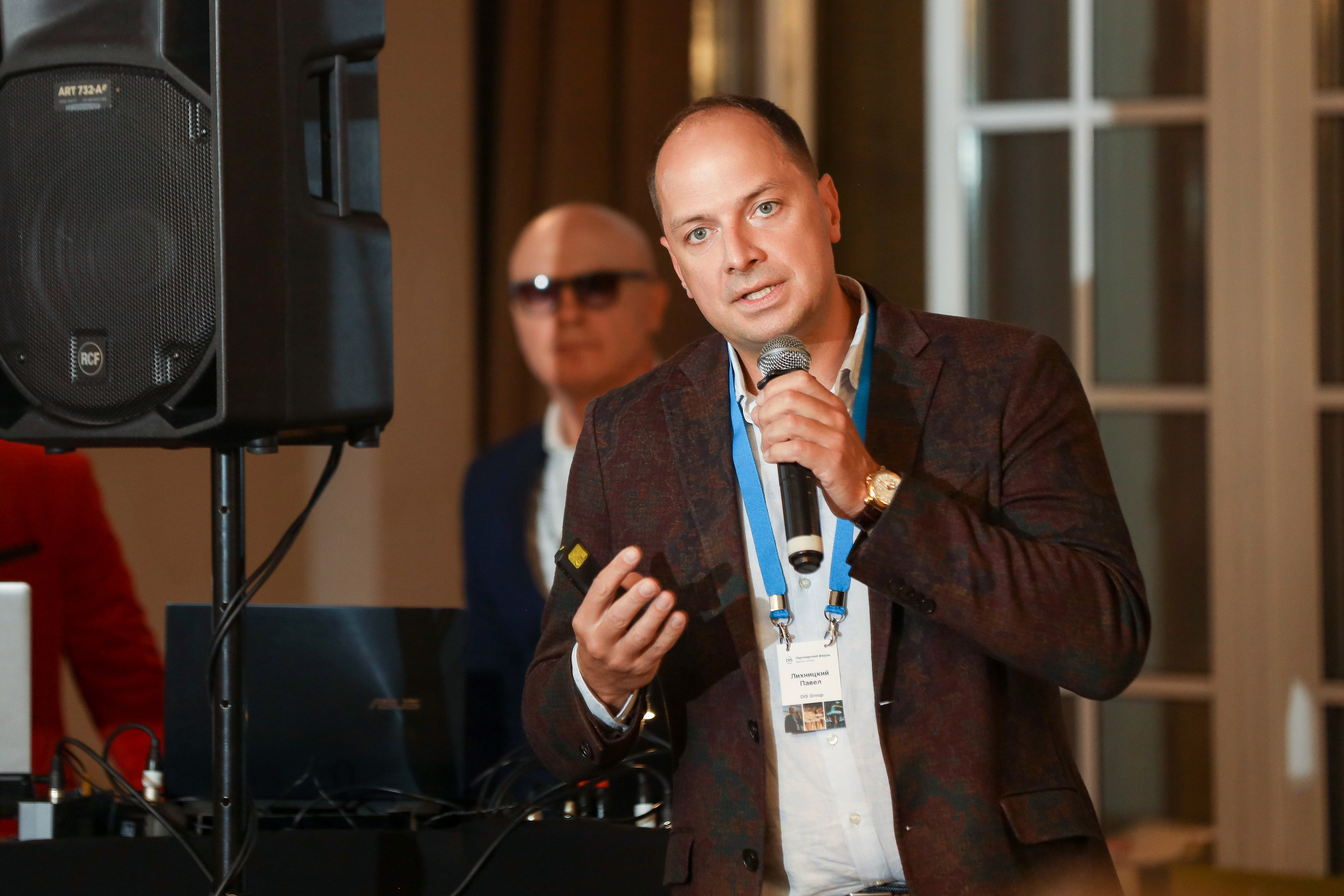 DIS. Фотограф Антон Чупринин