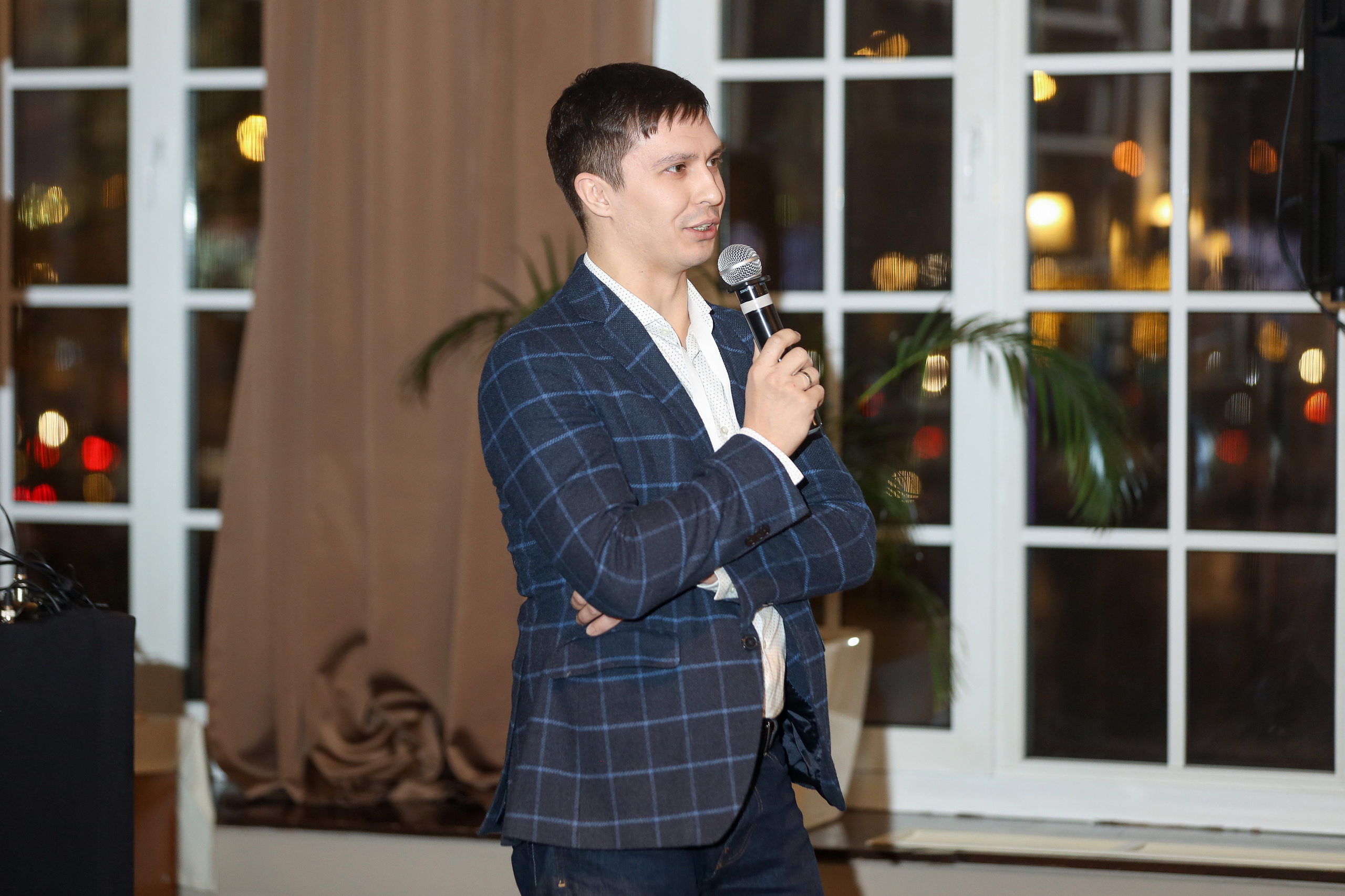 DIS. Фотограф Антон Чупринин