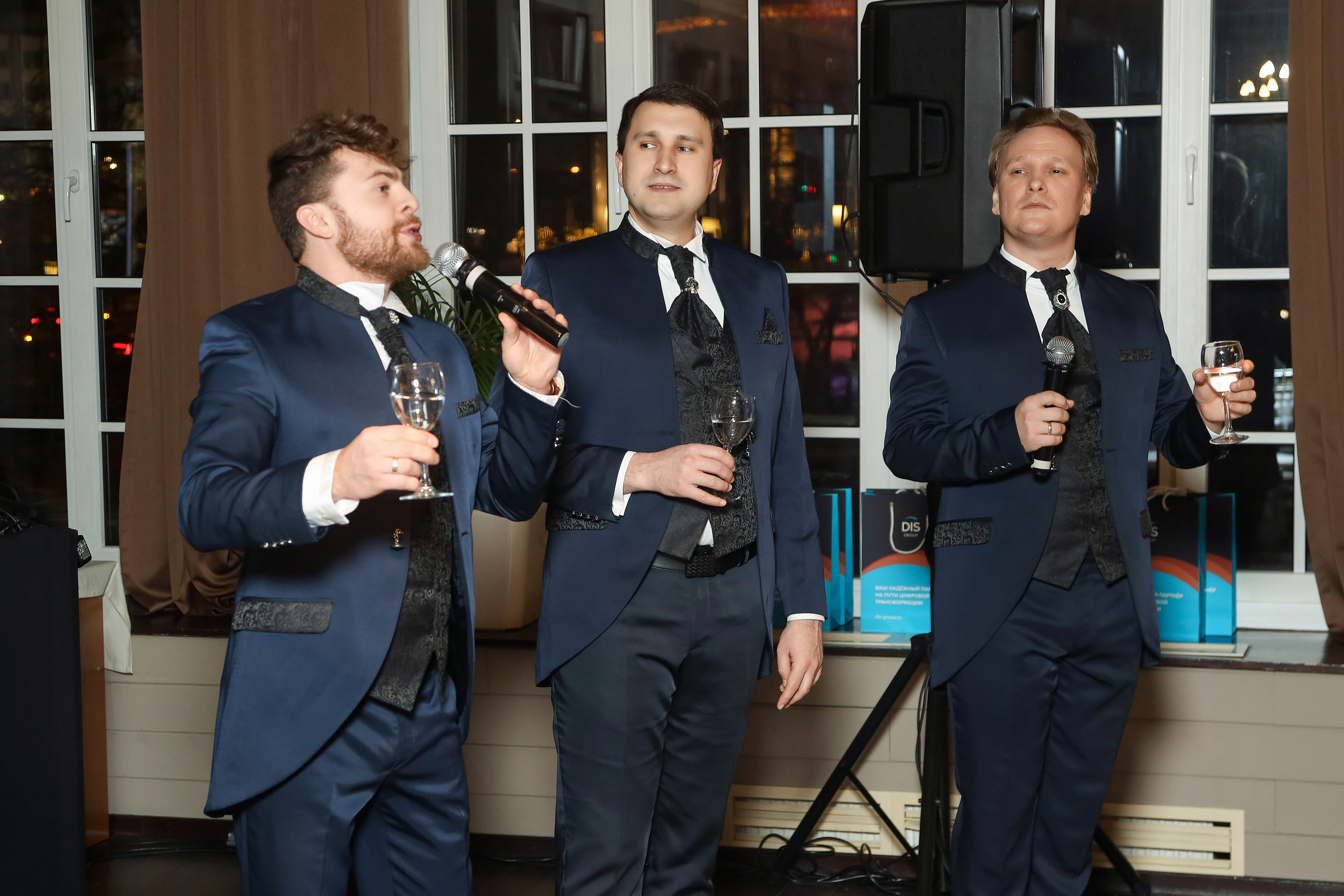 DIS. Фотограф Антон Чупринин