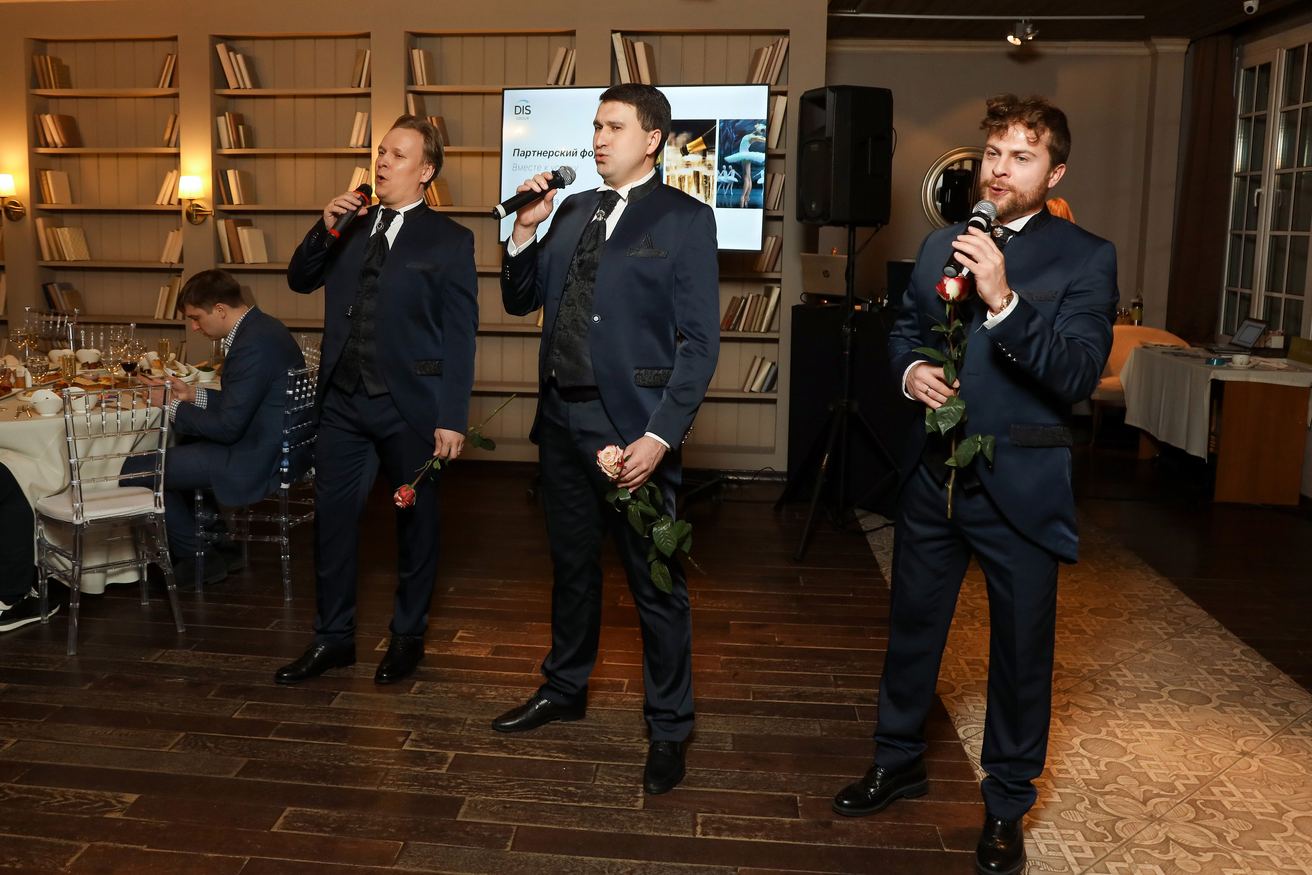 DIS. Фотограф Антон Чупринин