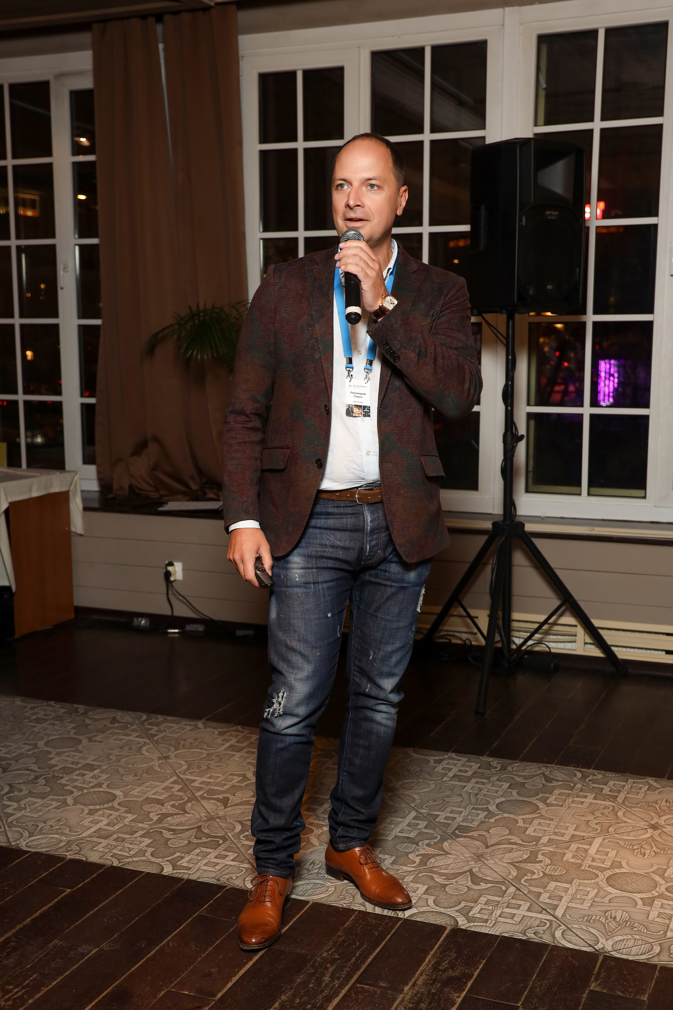 DIS. Фотограф Антон Чупринин