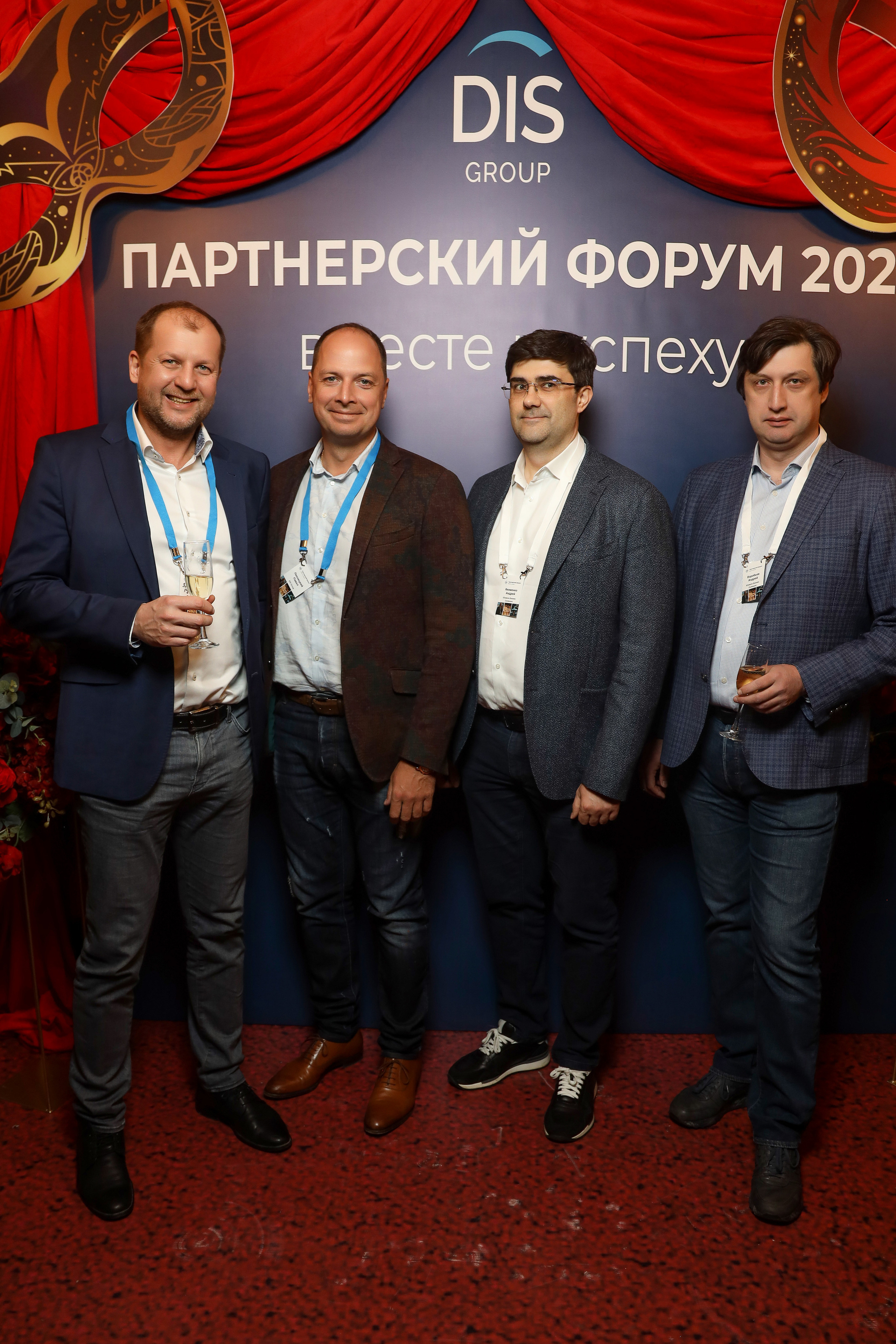 DIS. Фотограф Антон Чупринин