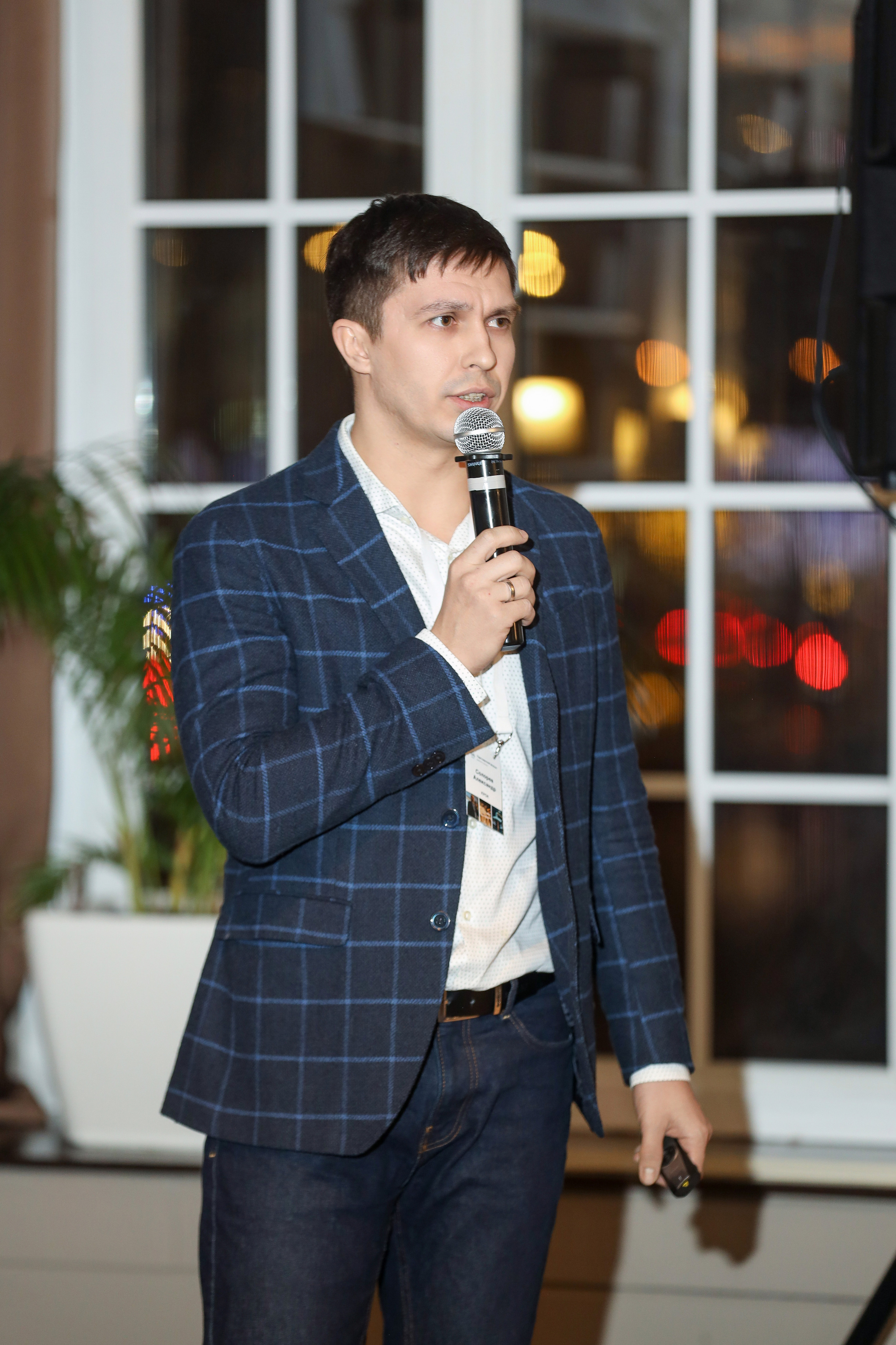 DIS. Фотограф Антон Чупринин