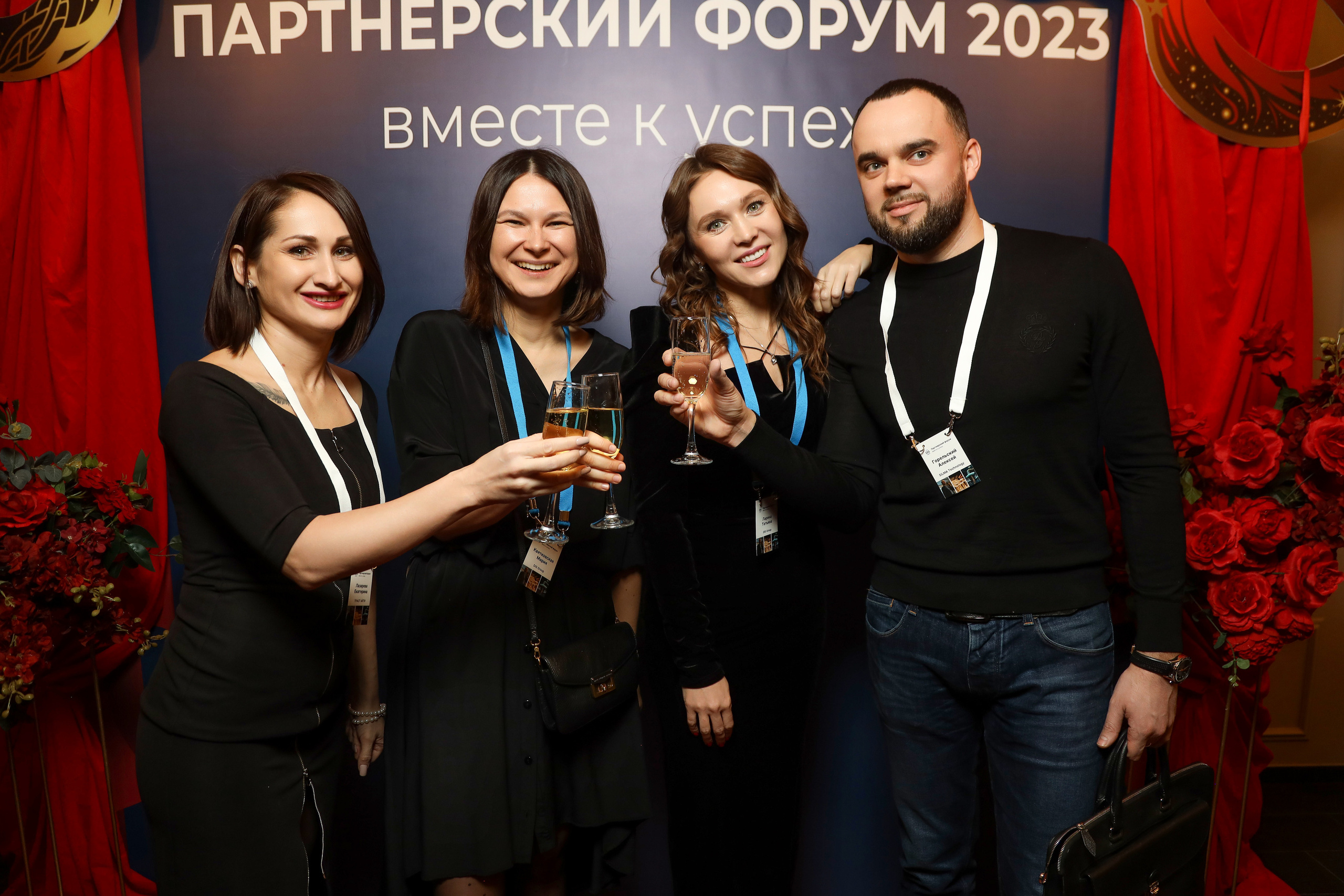 DIS. Фотограф Антон Чупринин