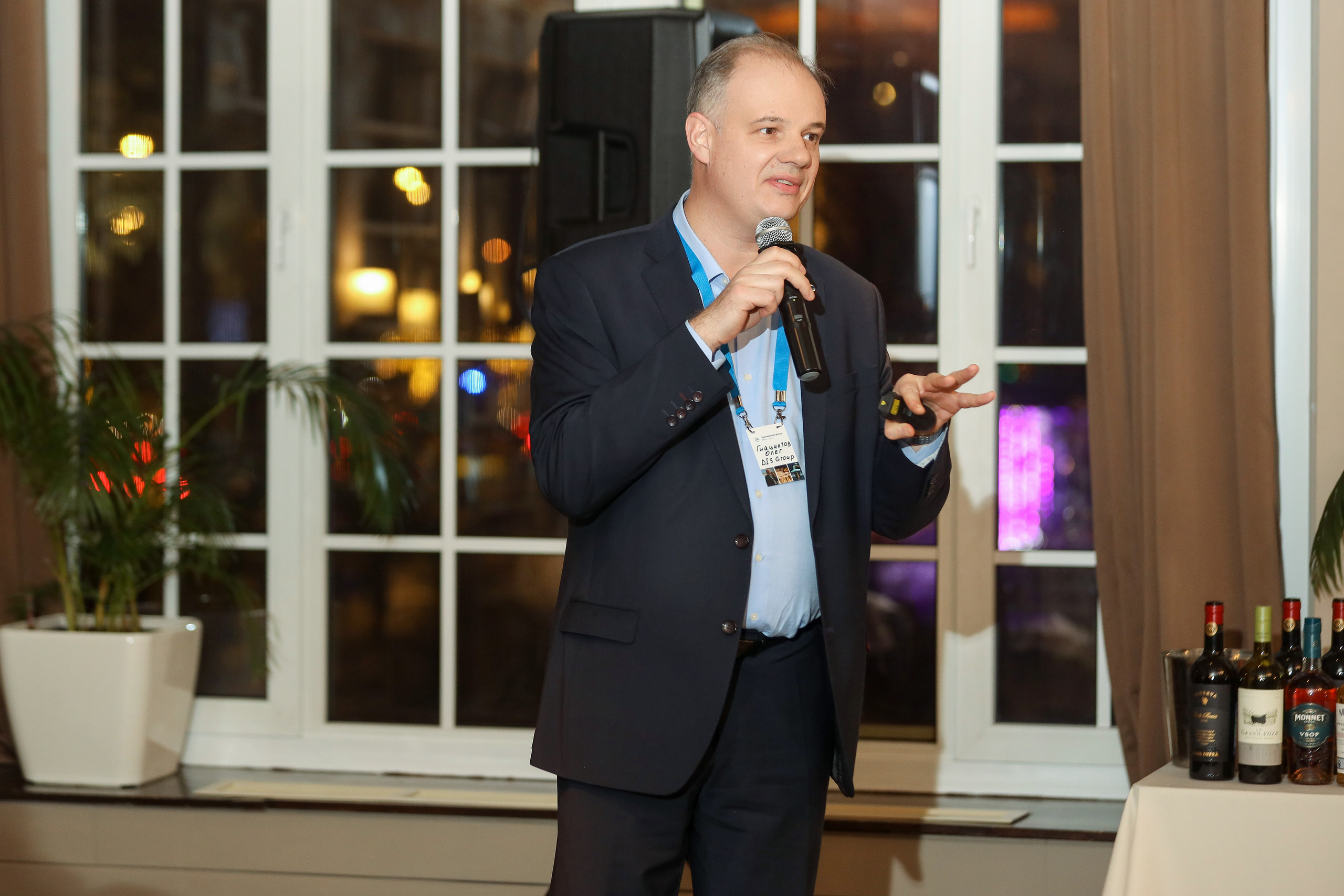 DIS. Фотограф Антон Чупринин