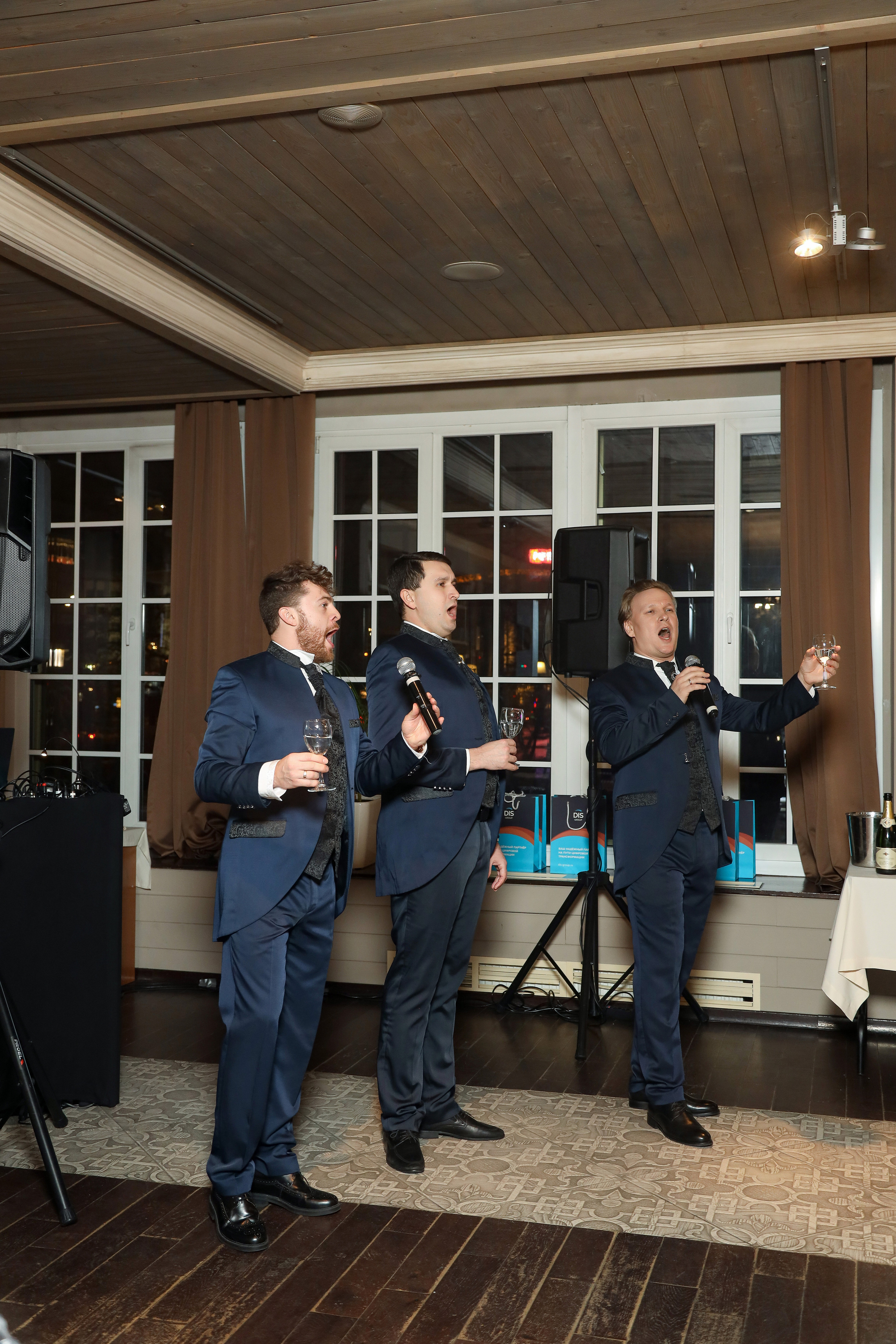 DIS. Фотограф Антон Чупринин