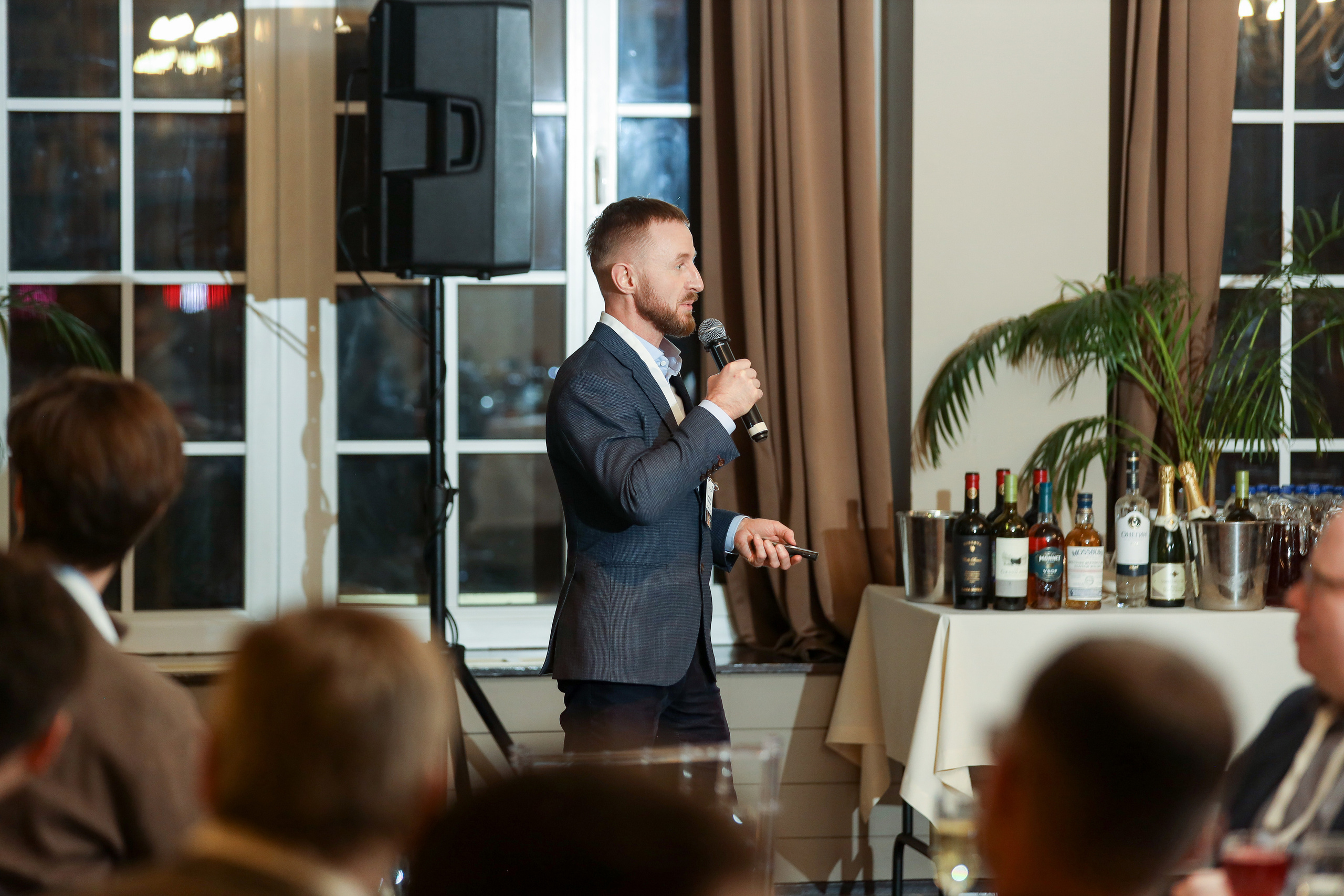 DIS. Фотограф Антон Чупринин