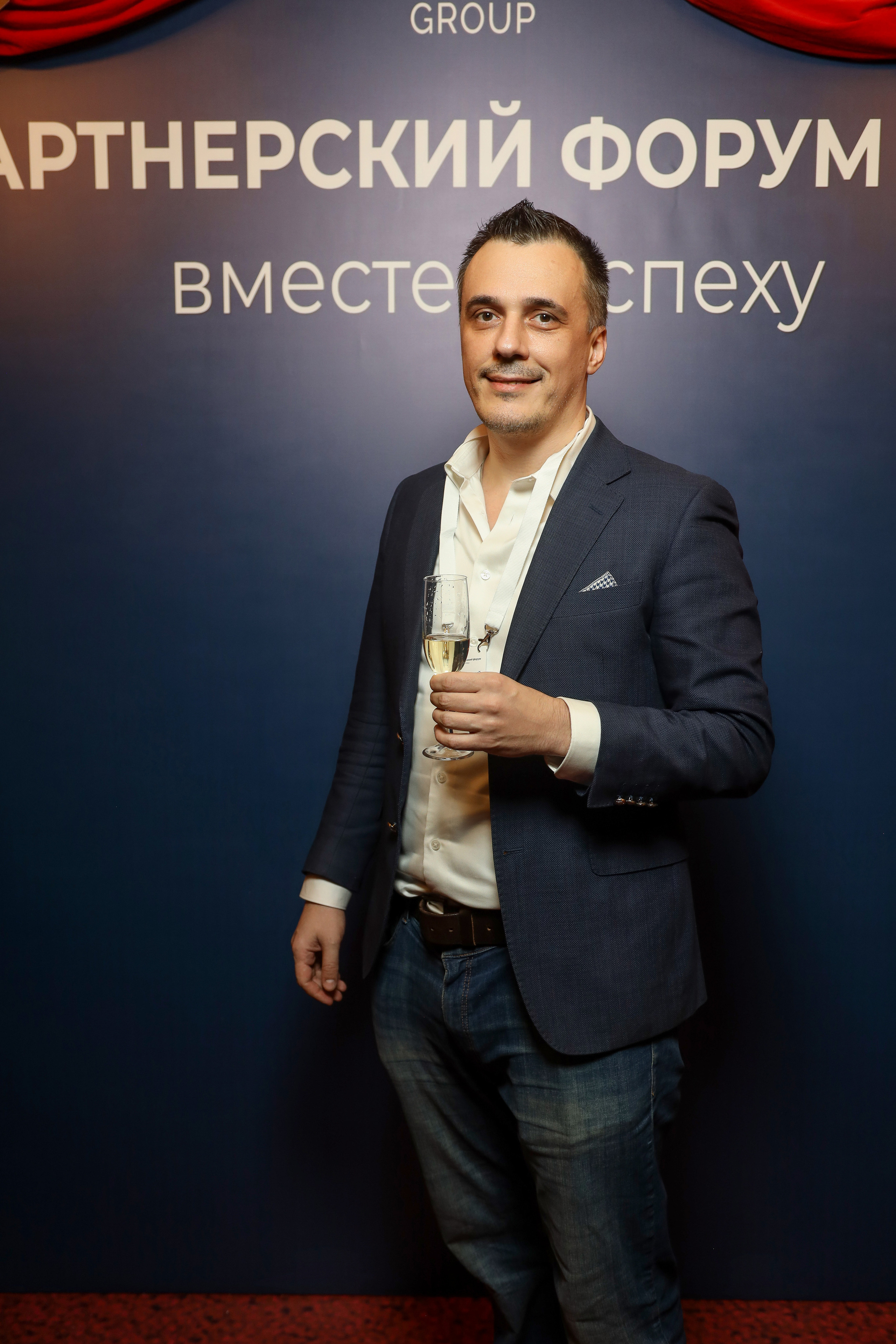 DIS. Фотограф Антон Чупринин