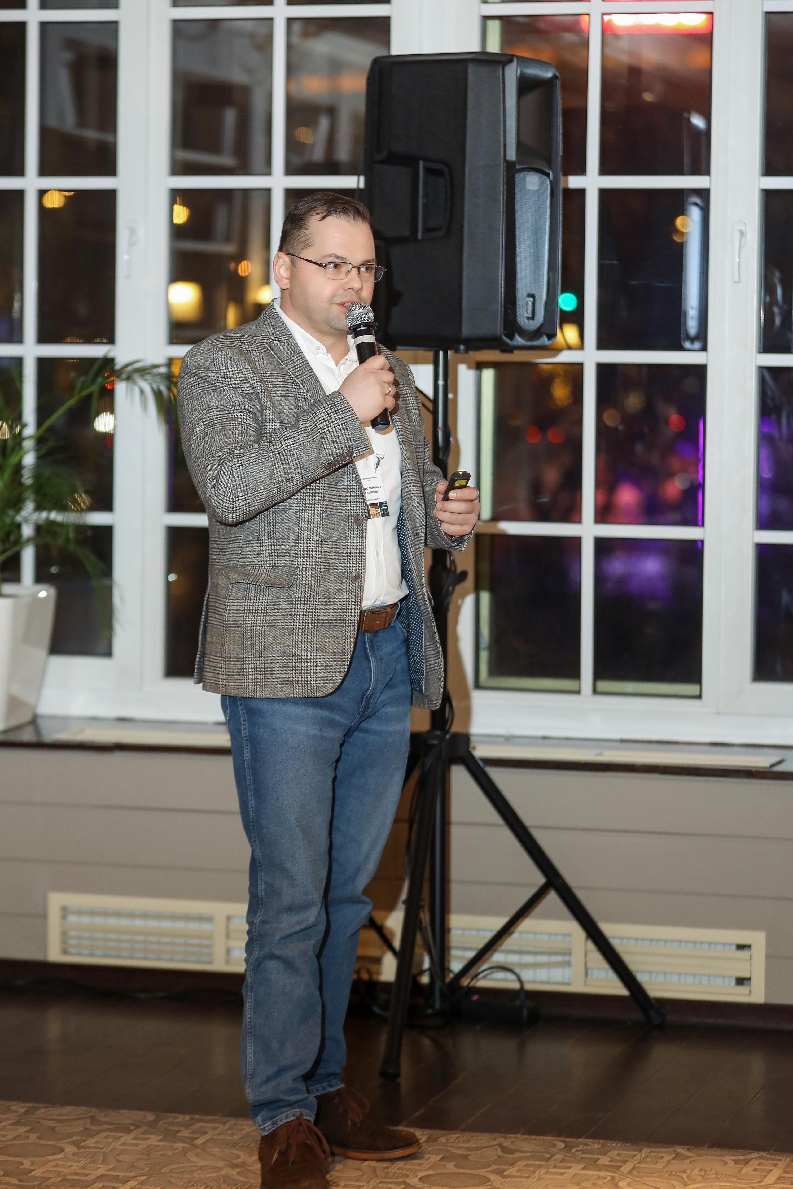 DIS. Фотограф Антон Чупринин