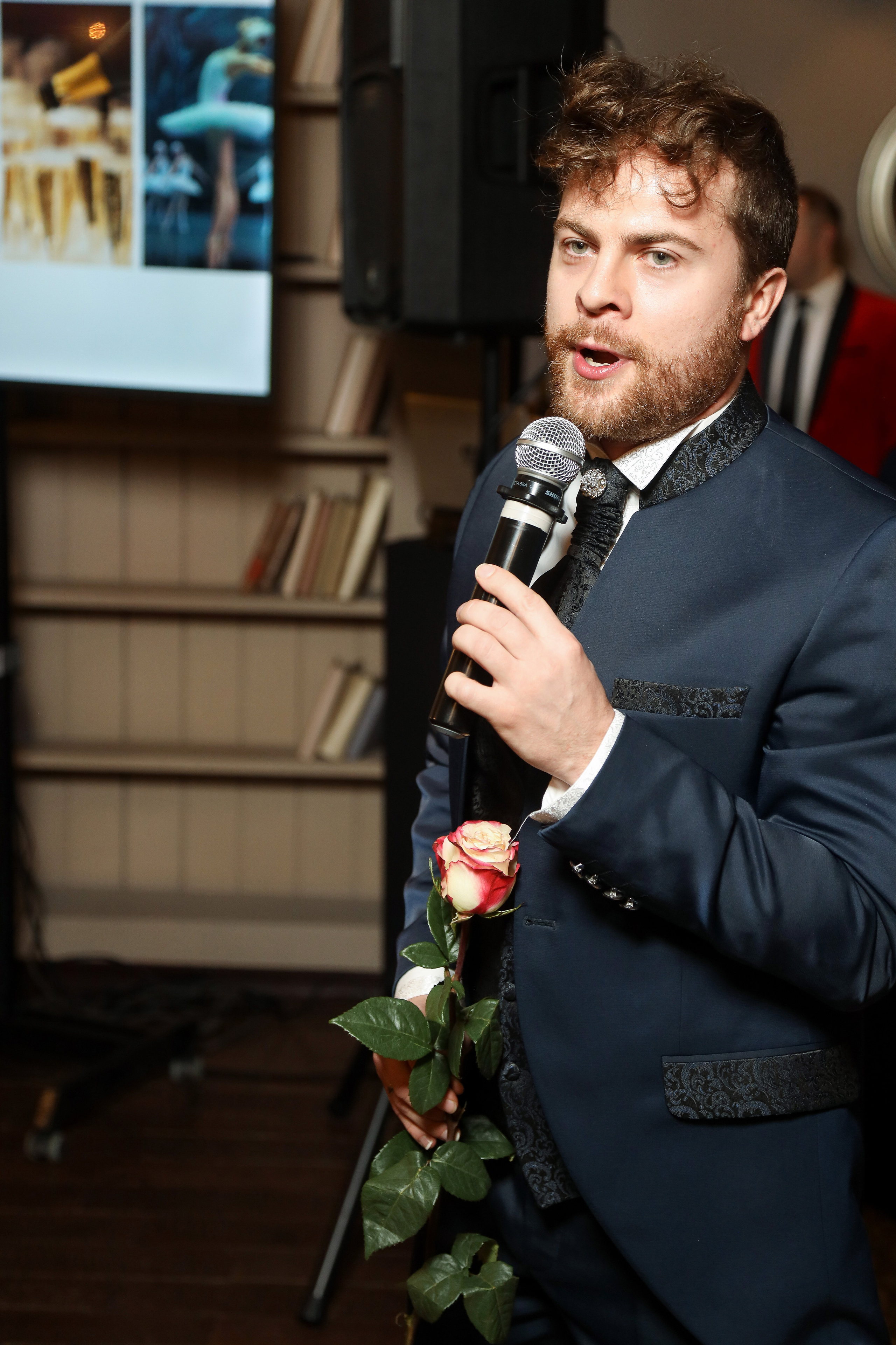 DIS. Фотограф Антон Чупринин