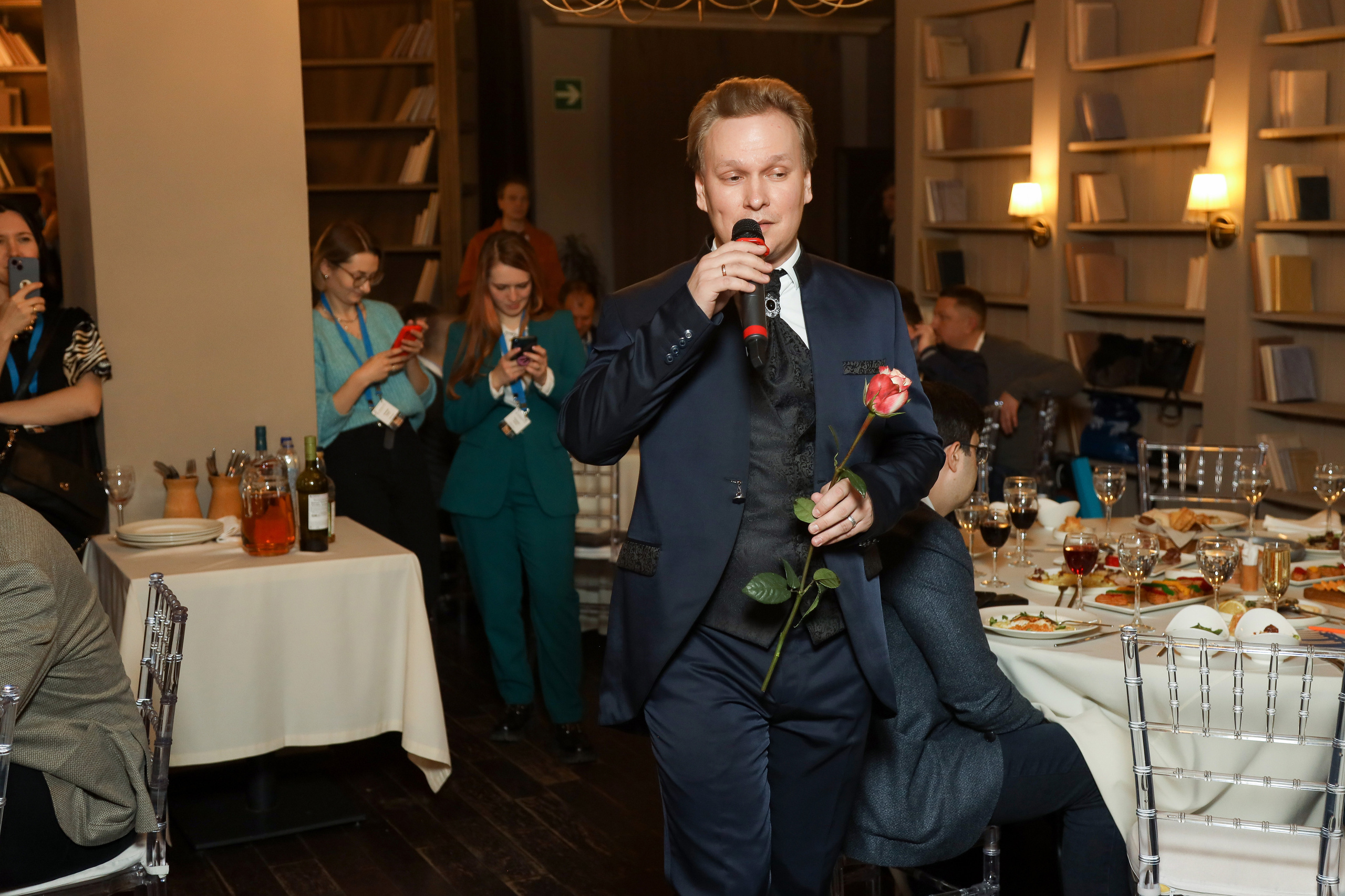 DIS. Фотограф Антон Чупринин