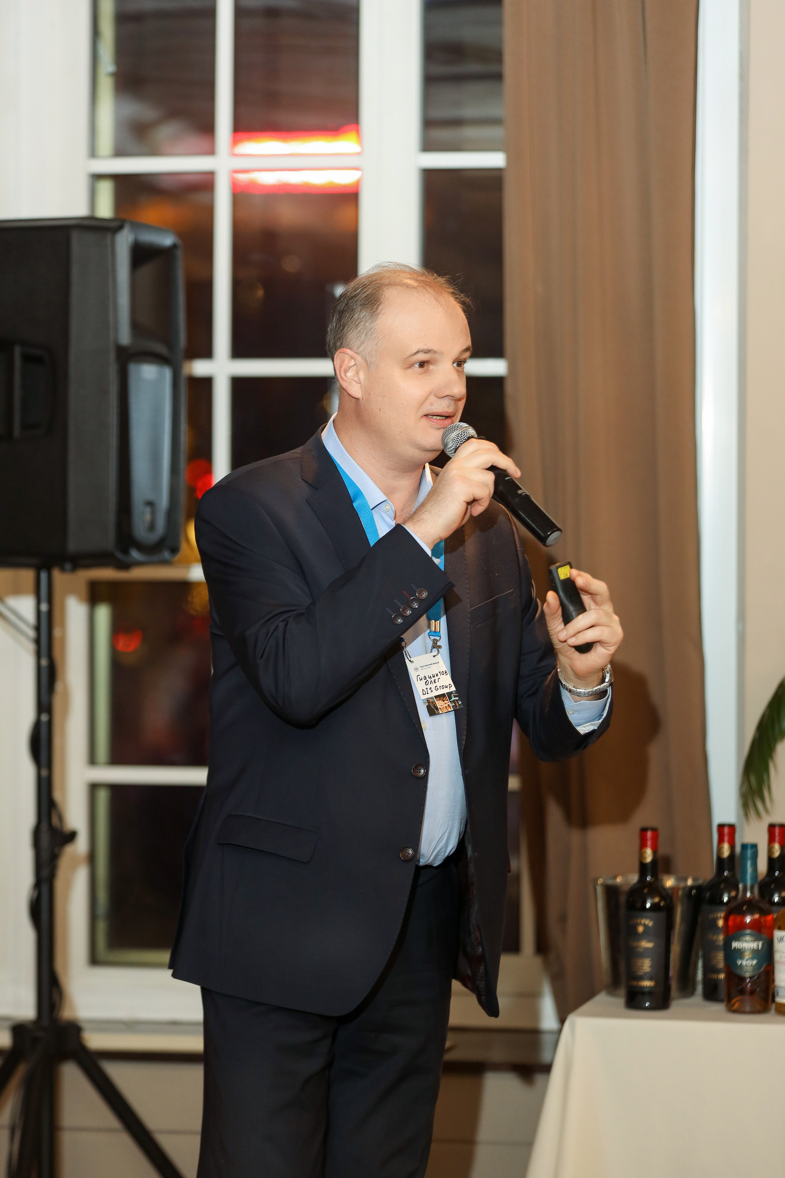 DIS. Фотограф Антон Чупринин