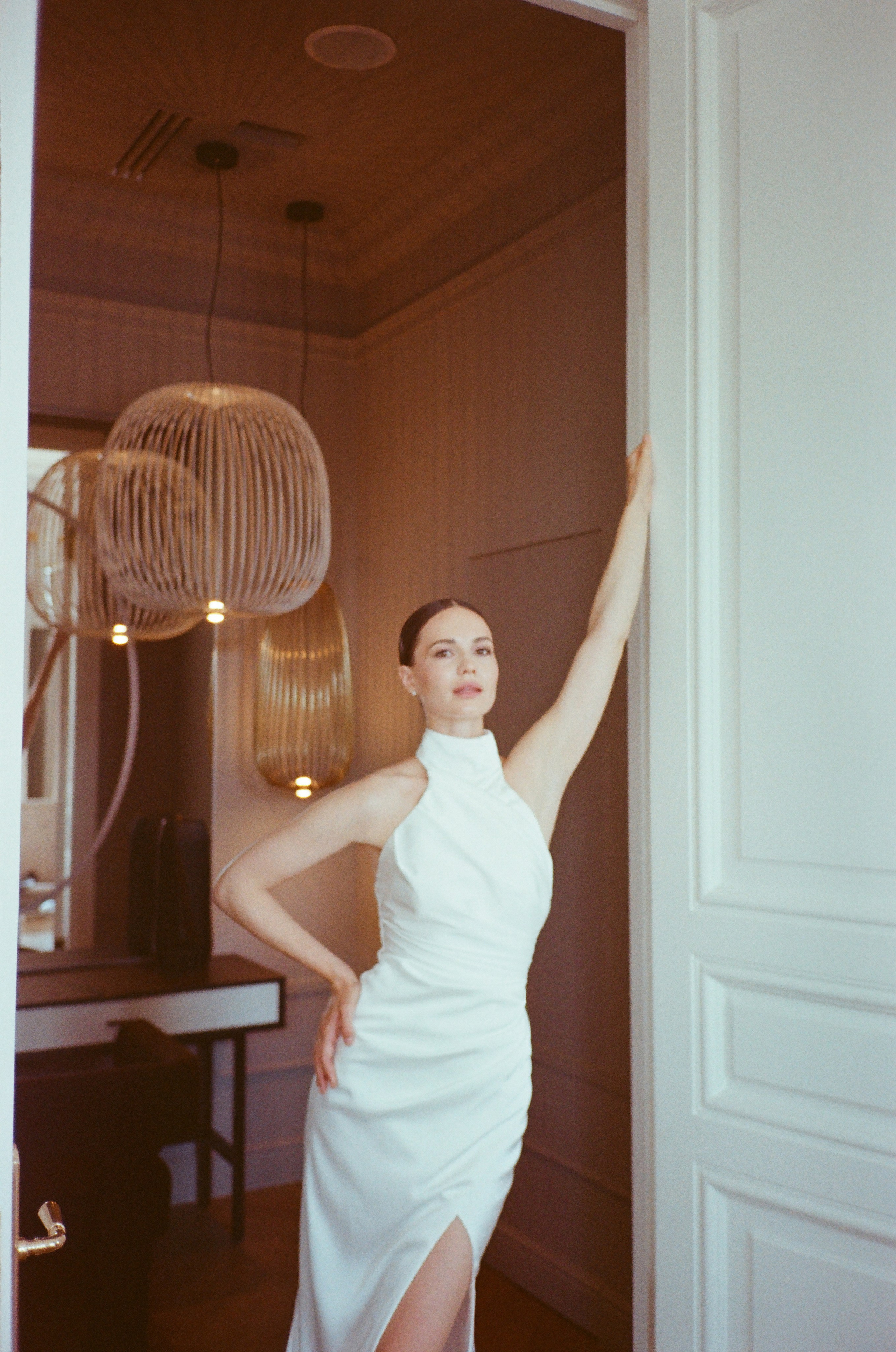 Свадебная фотосессия на пленку. Сестры Карабаза. Фотографы и ретушеры в Москве и Санкт-Петербурге