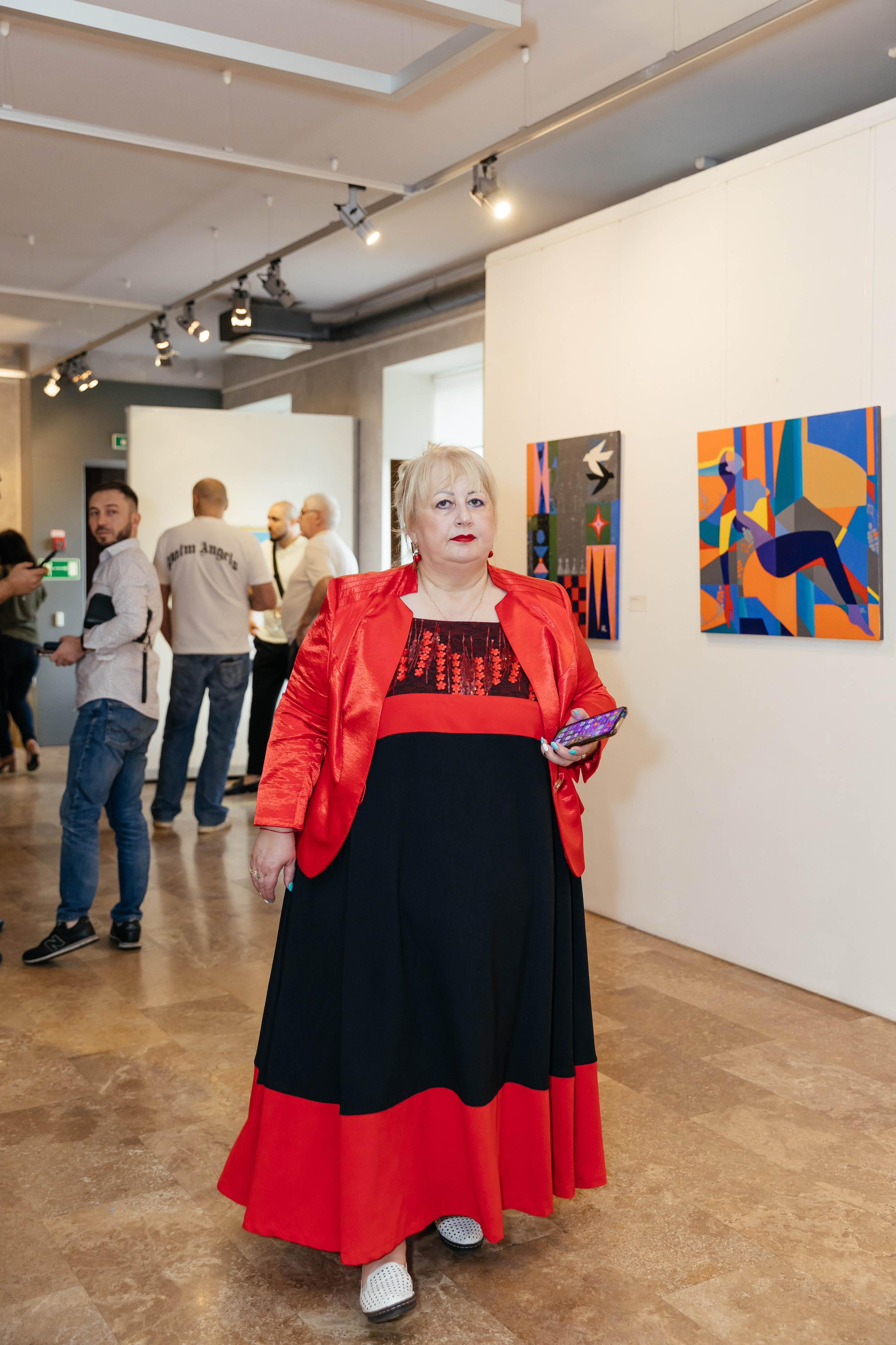 Выставка Лиры Алборовой «Цвет — это я». Свадебный и репортажный фотограф в Санкт-Петербурге Николай Голованов