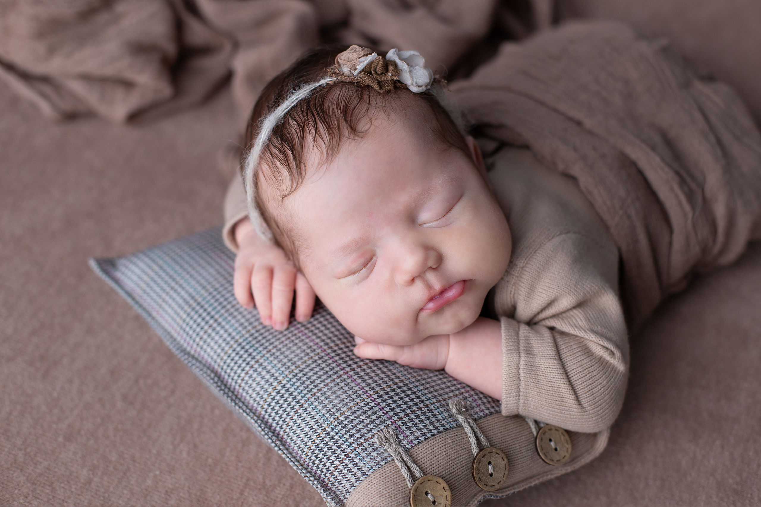 Фотограф новорожденных в Губкинском Алена Аввакумова