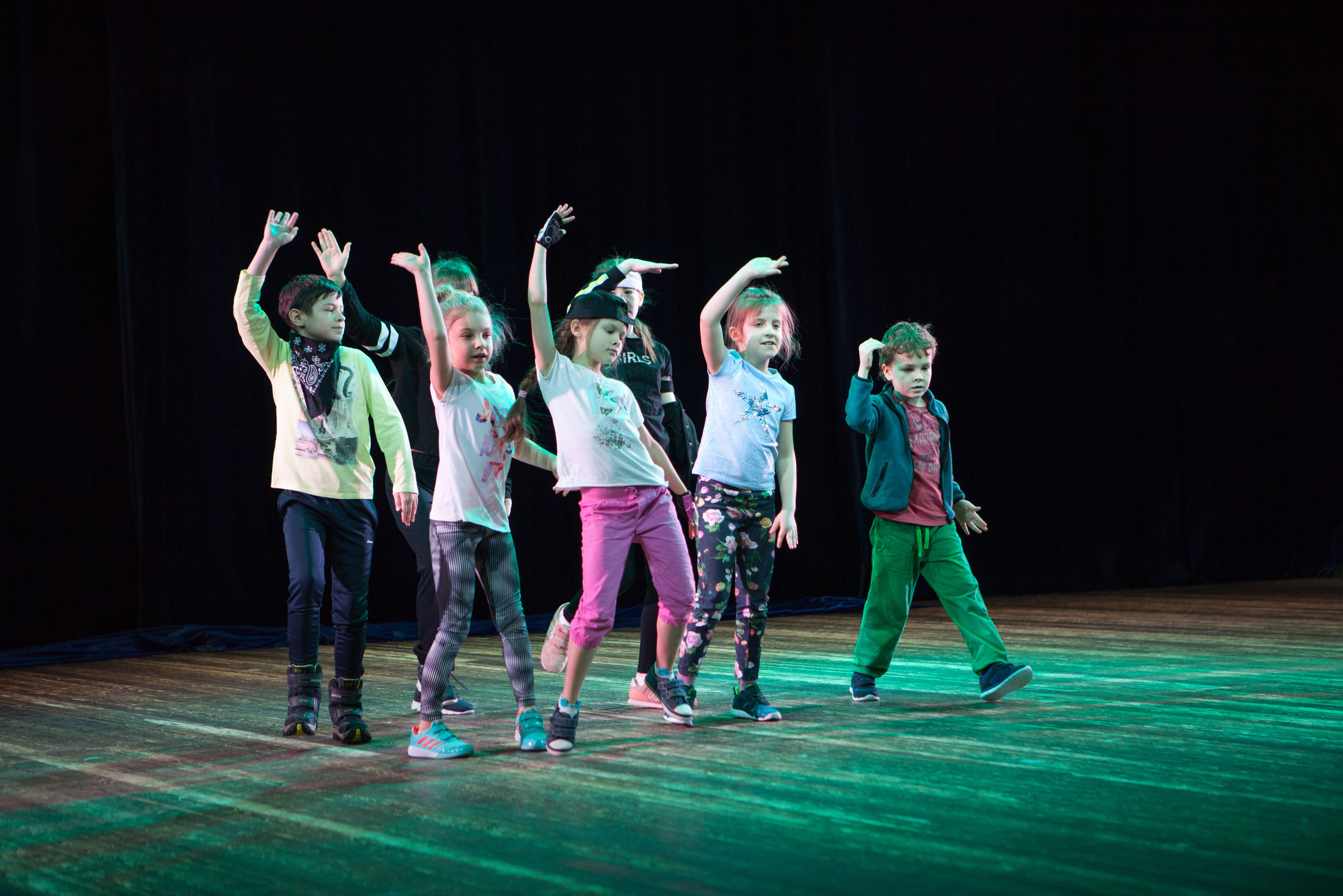 Танцы. Фотография, ретушь, сканирование, восстановление старых фото, интерьерная съёмка, студия. Данилов Александр, Москва