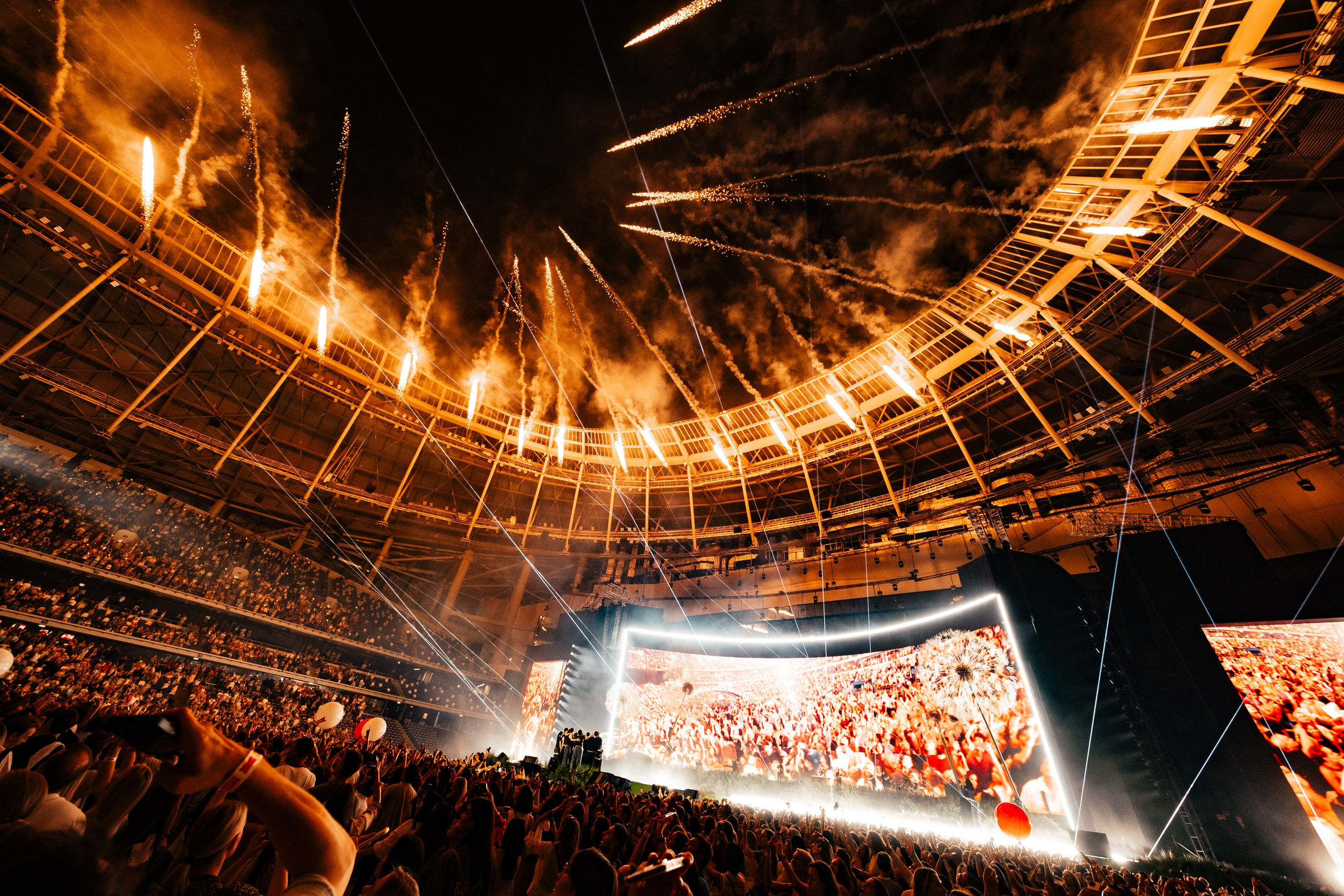 МОТ В ВТБ АРЕНЕ 31.08.25. Концертный и репортажный фотограф в Москве и Санкт-Петербурге Мария