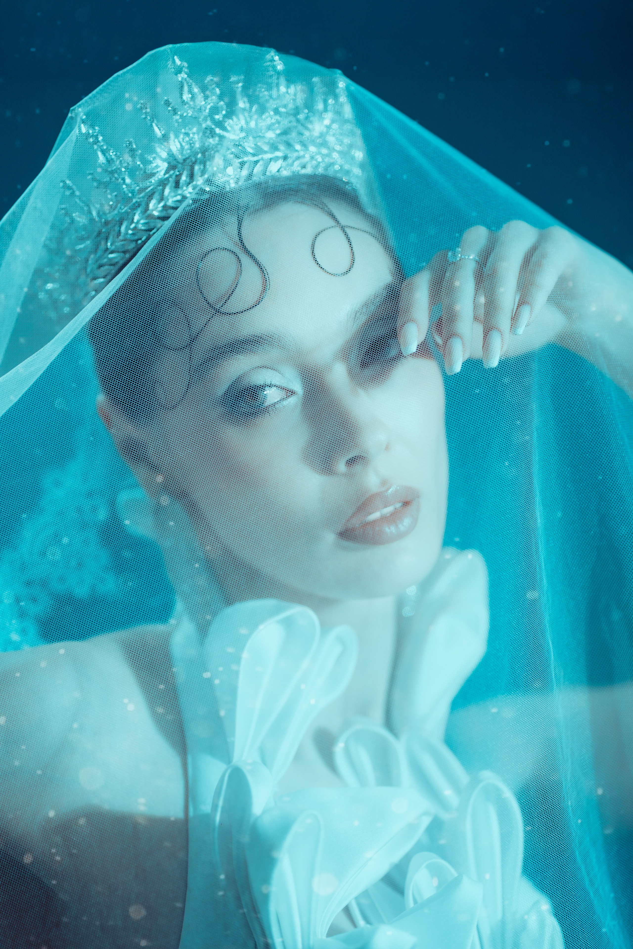 I’m Julia Idamzhapova, a photographer based in Lisbon, creating natural and timeless images