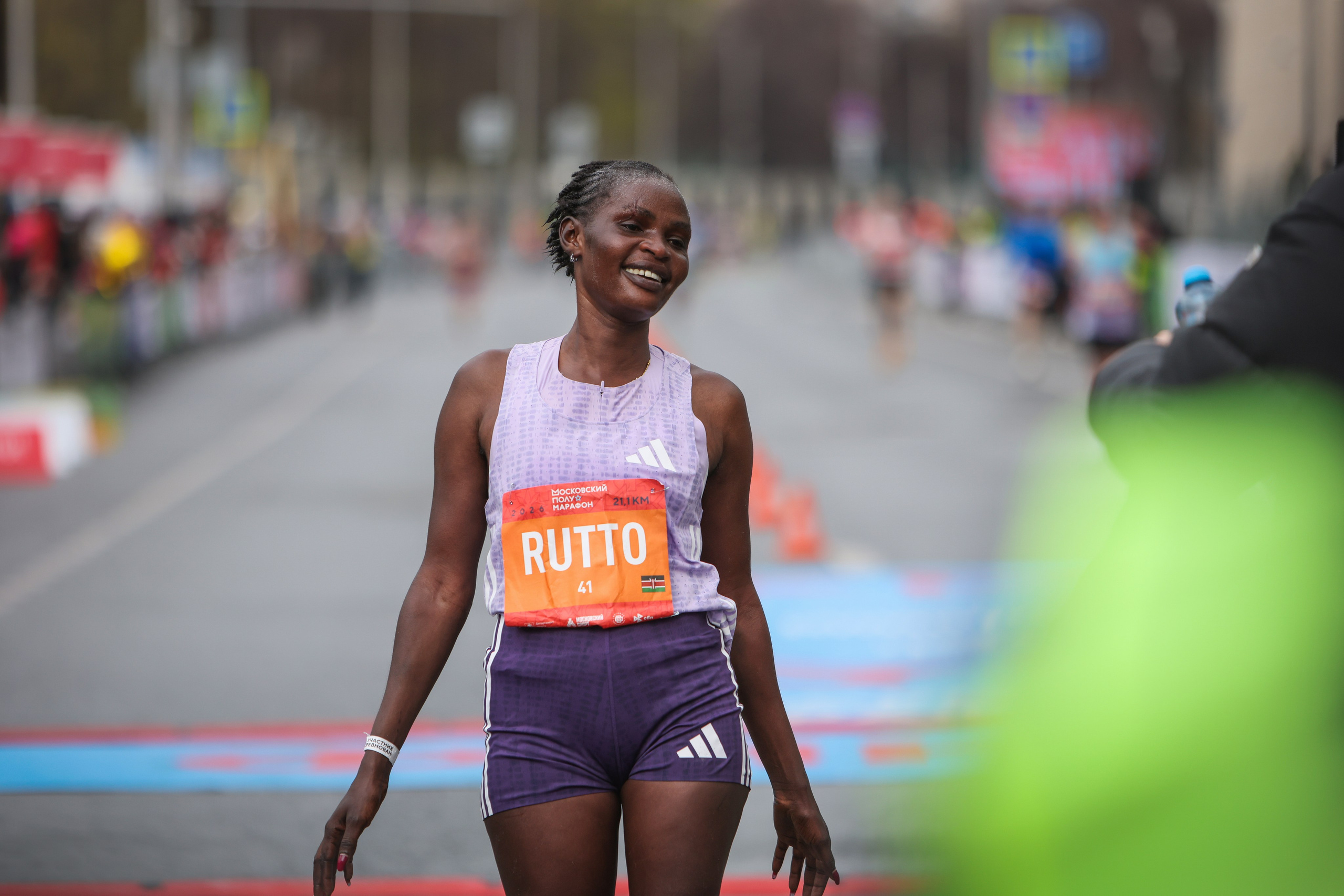 Московский полумарафон 25 и 26.04.26. Фотограф Сергей Ловкий