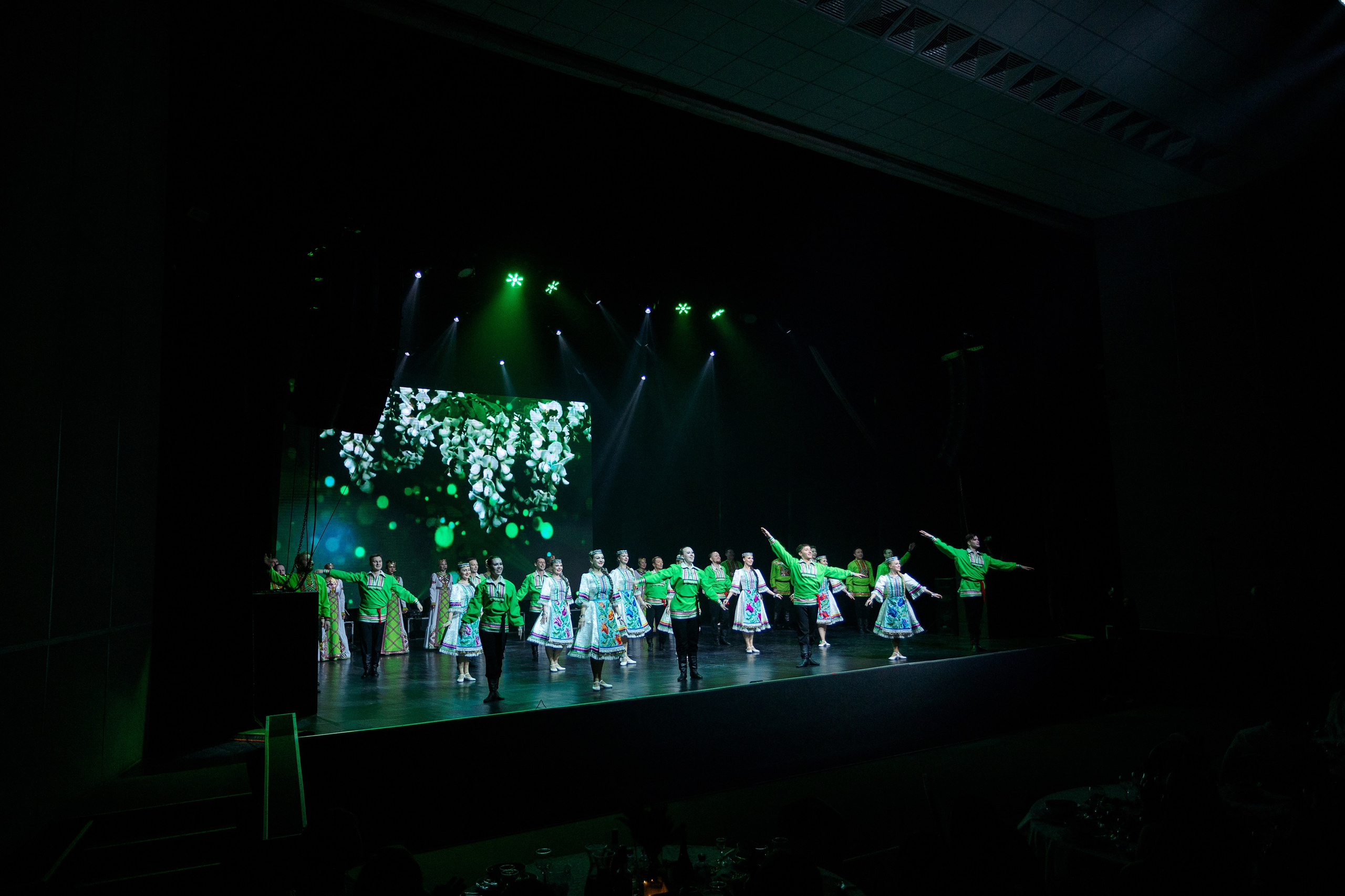 РЕПОРТАЖ: НОВЫЙ ГОД В ДК МЕТАЛЛУРГ. Профессиональный фотограф в Ижевске Леша Петров