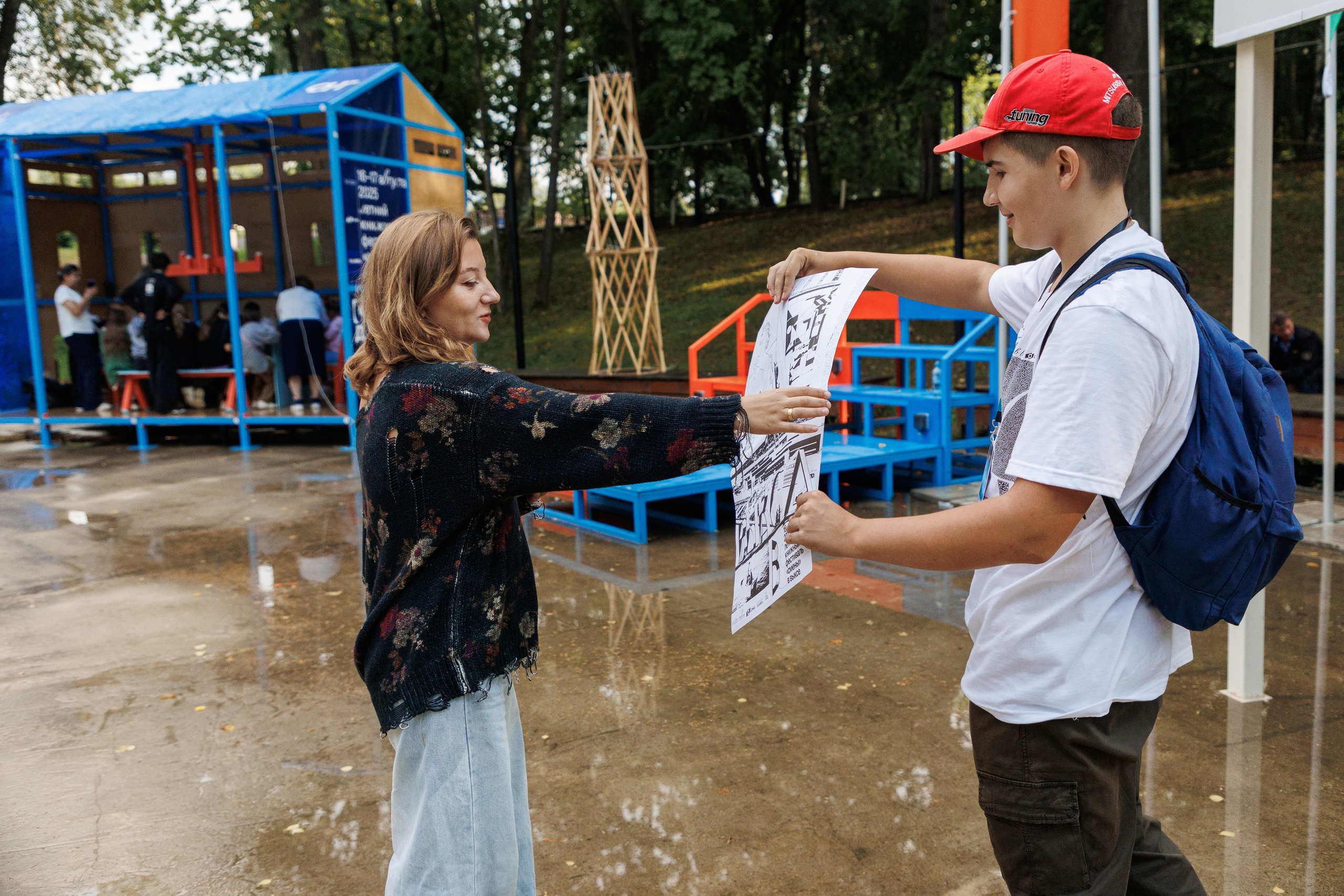 Книжный фестиваль «Смены» в Выксе 2025. Фотограф городских и семейных событий Артем Карпухин