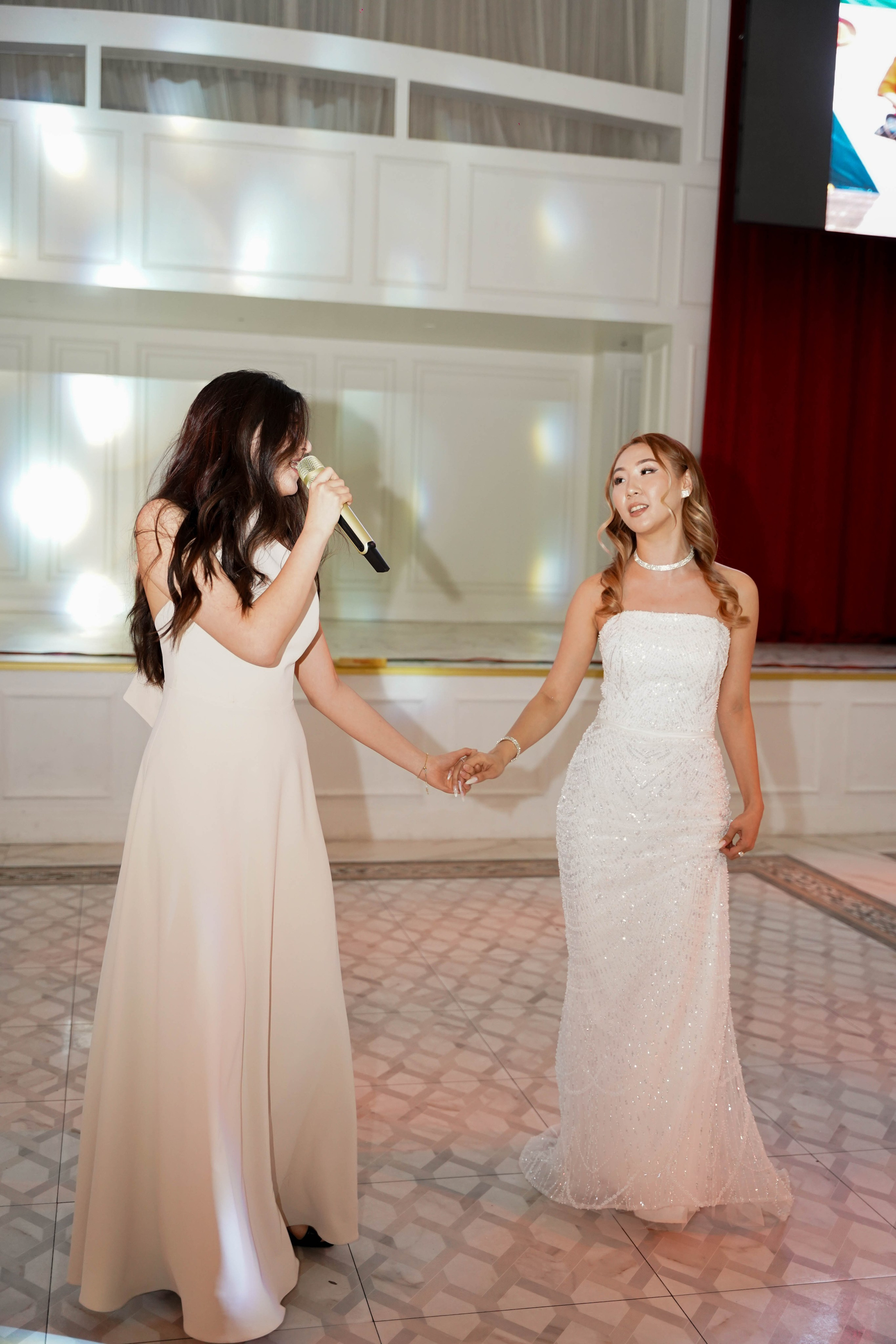 Dana uzatu. Фотограф Ернар Ержанов