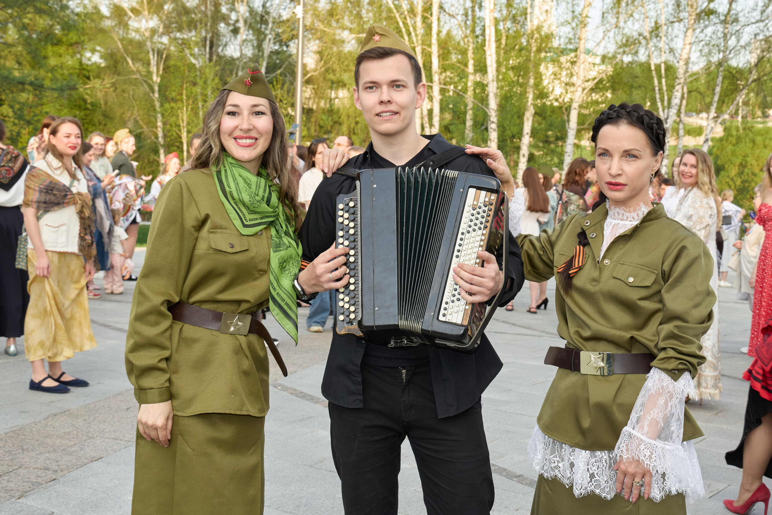 Катюши поют в Екатеринбурге. Главная