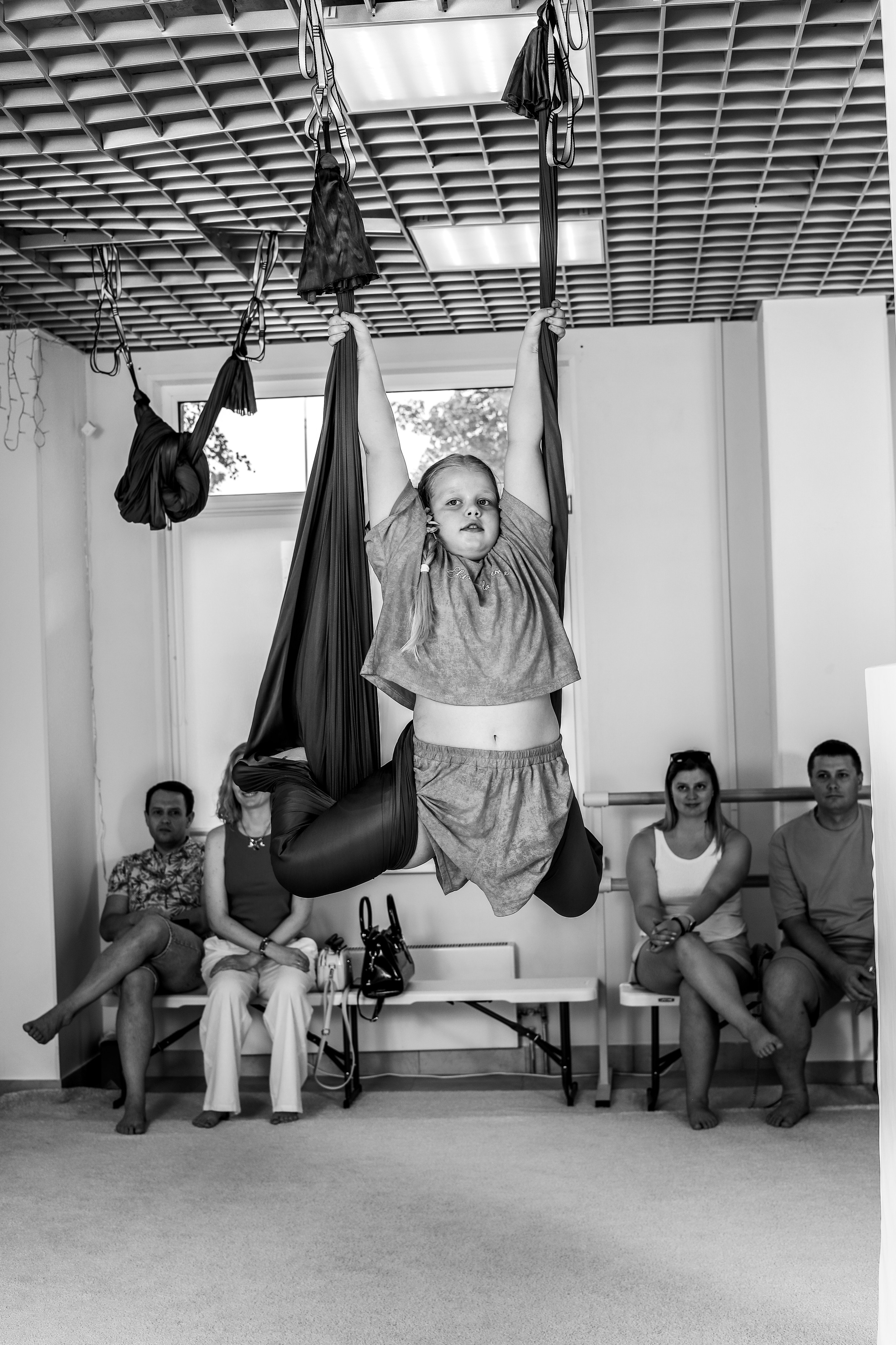 Детская аэройога. Фотограф Надршина Лилия