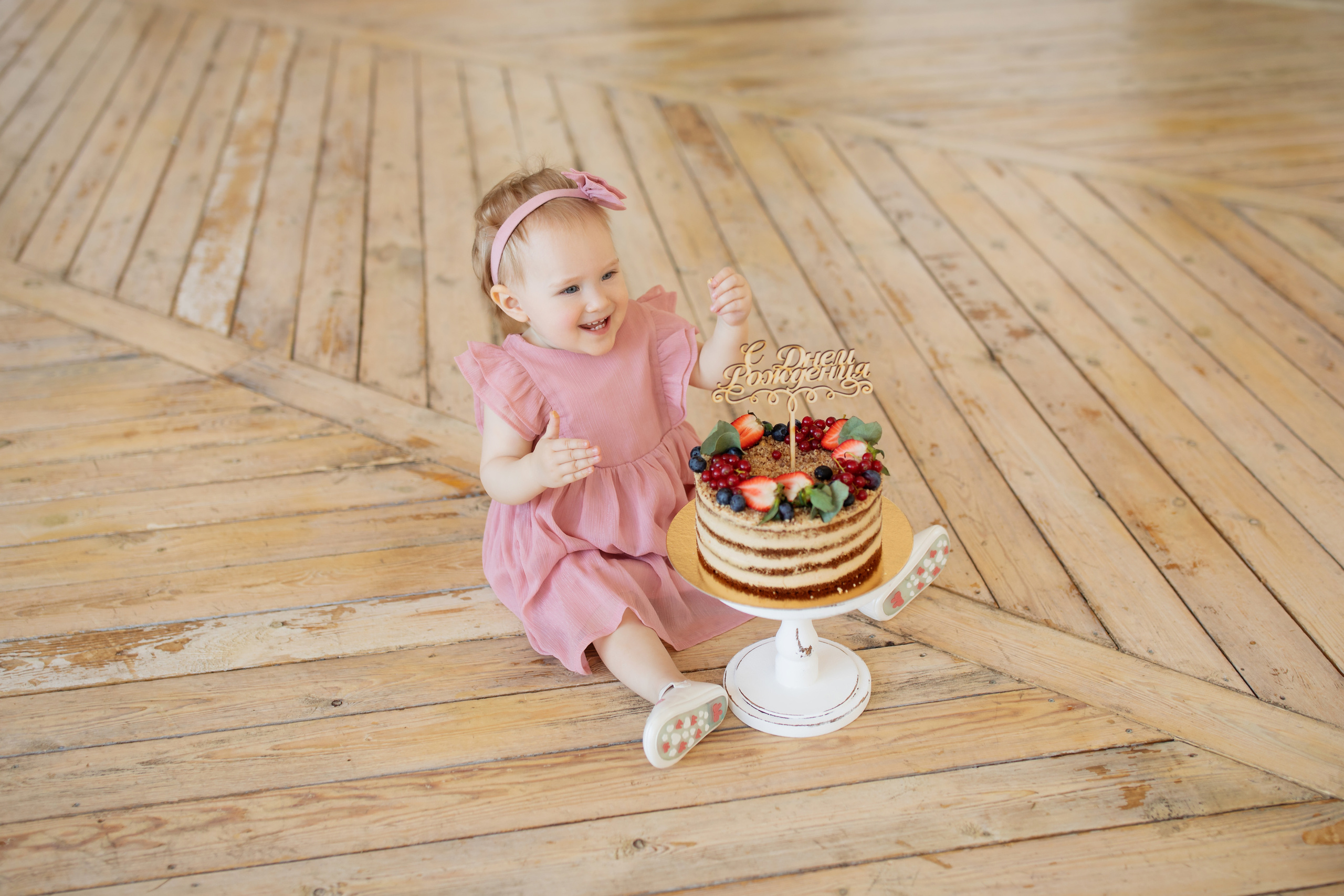 Студийная фотосессия 1 годик девочка в Хабаровске