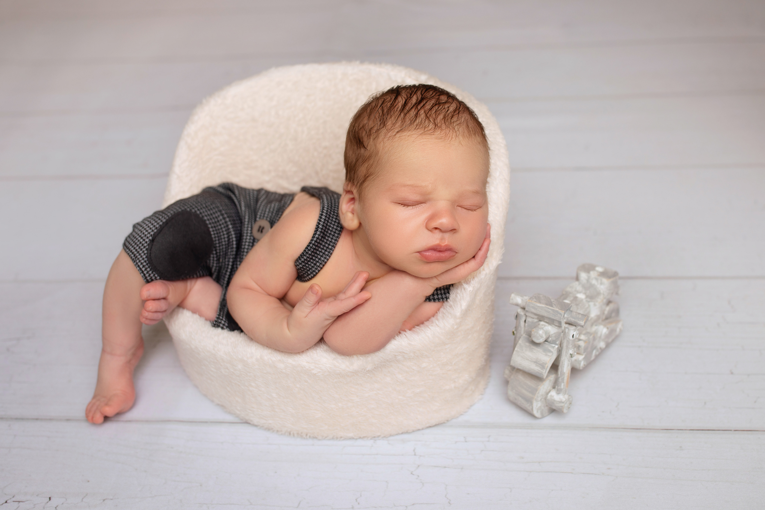 Фотосессия новорожденного мальчик в Хабаровске