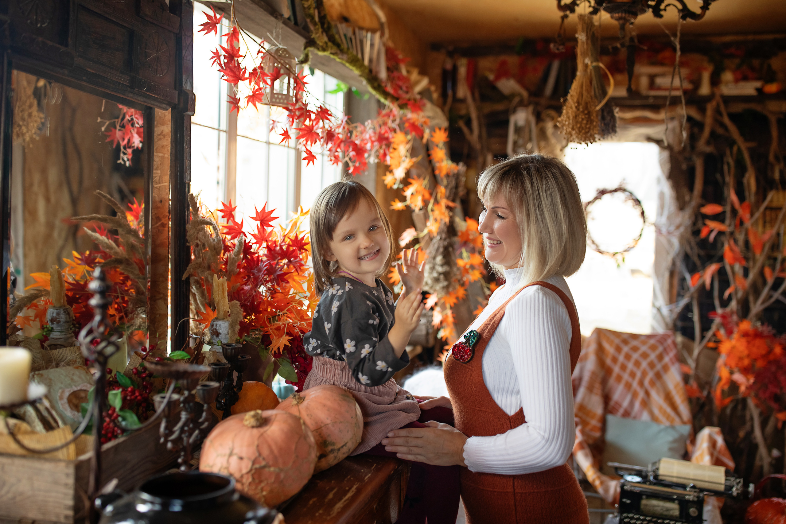 Осенняя фотосессия мама и дочка