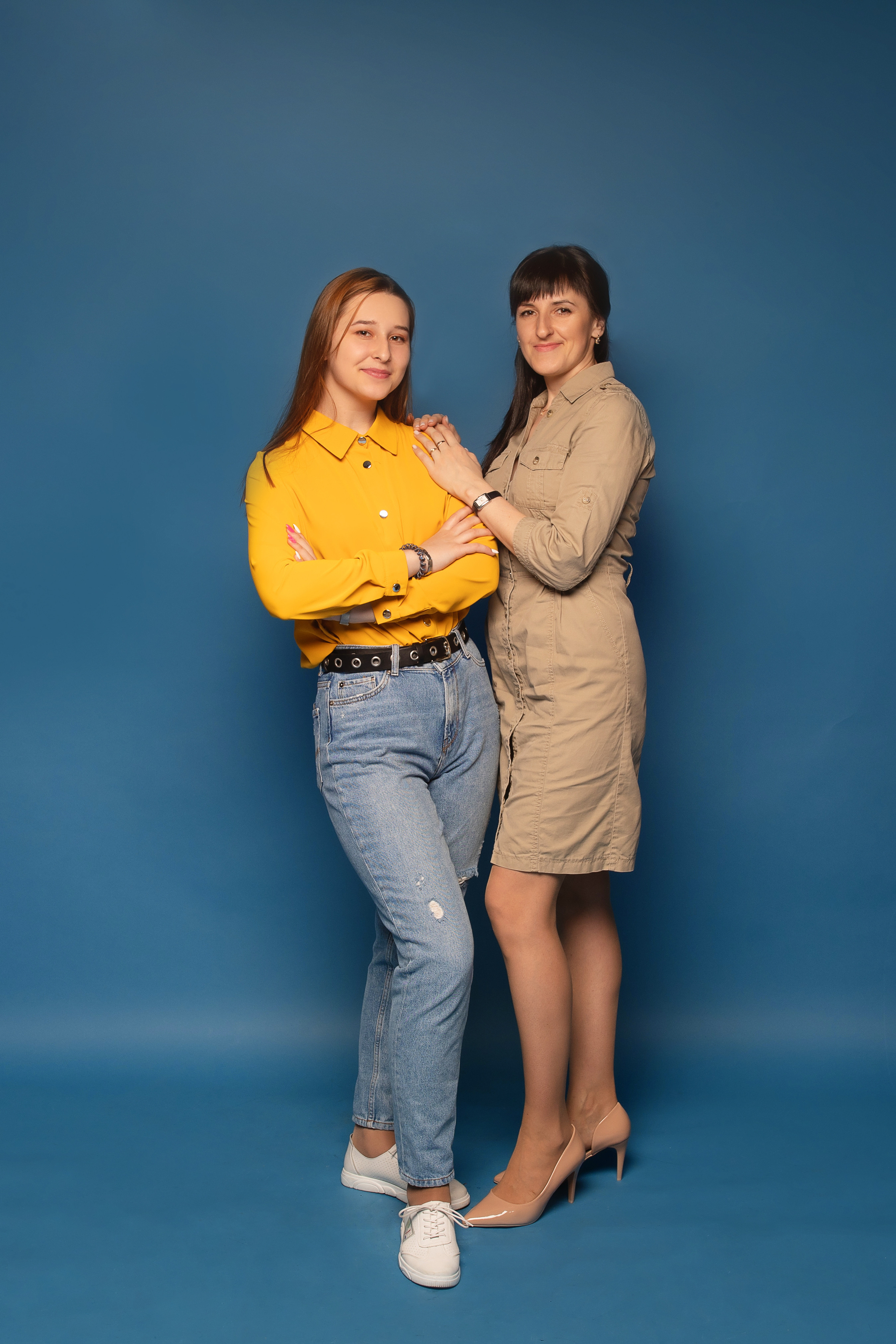 Студийная фотосессия мама и дочь