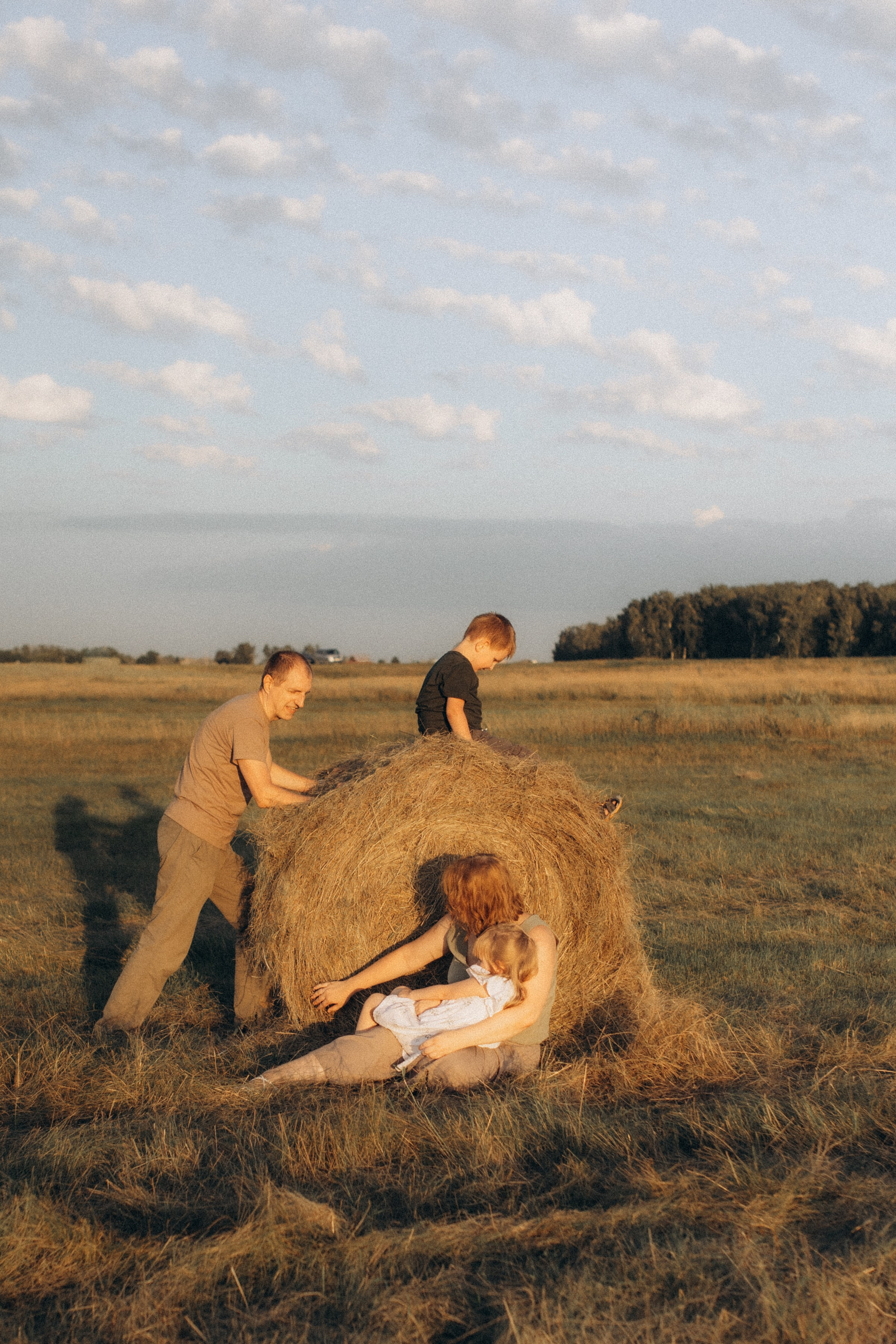 Летняя история в поле. Семейный фотограф lifestyle в Новосибирске Елена Шпилевая