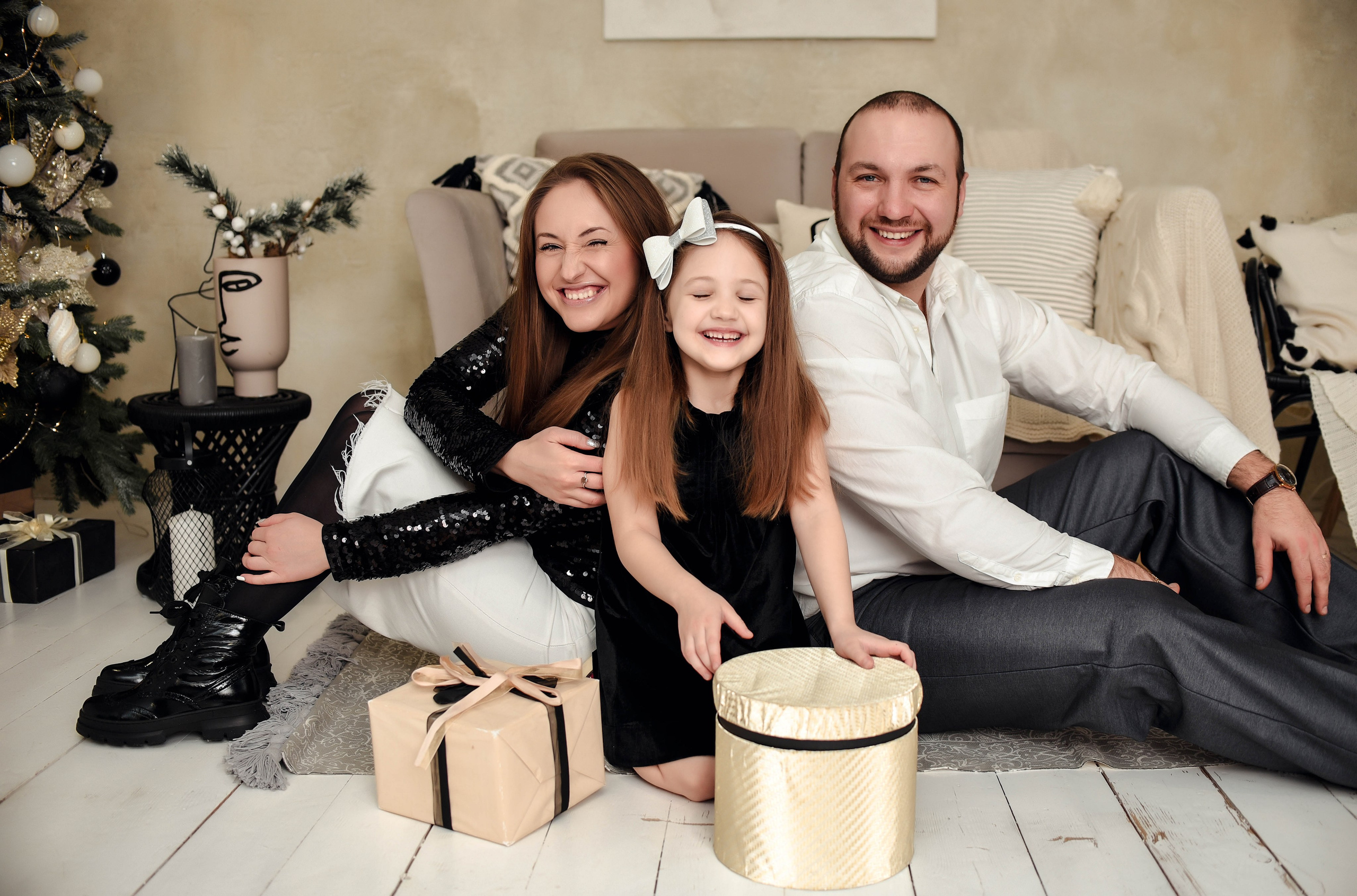 Новогодняя семейная. Свадебный, семейный, детский, контент фотограф в Омске Максим Ильин