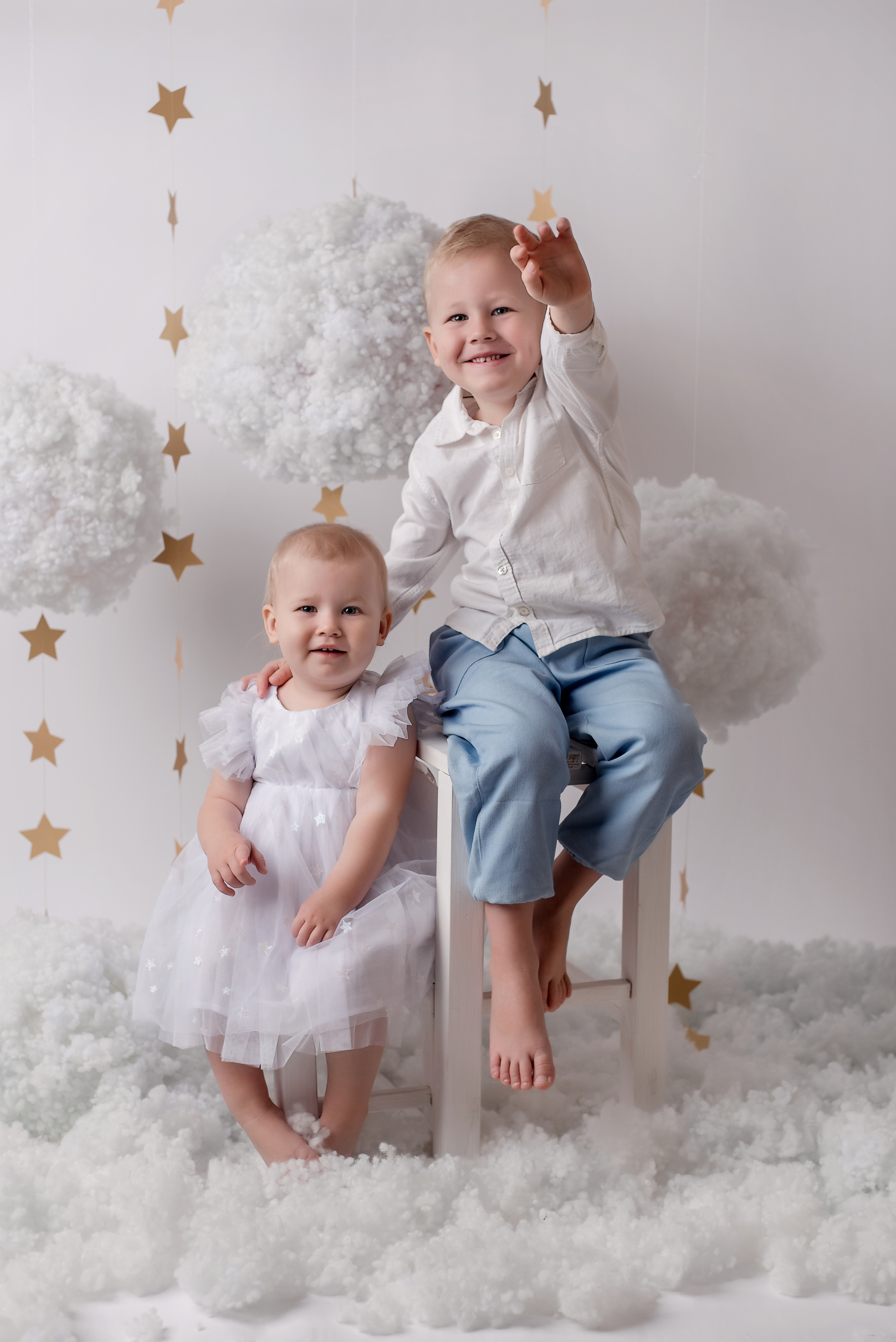 Облака Арина и Гоша. Детский фотограф в Долгопрудном и Москве