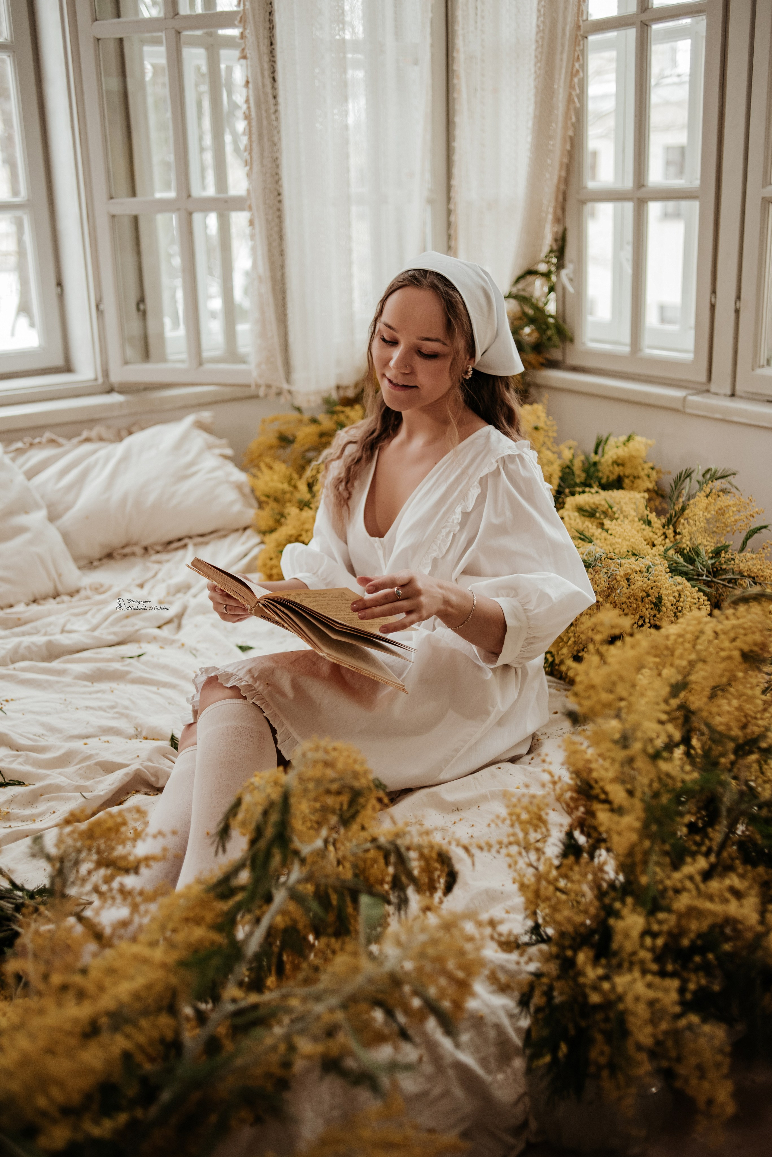 Фотограф: https://vk.com/capella.photo Модель: https://vk.com/lanasakuraa Организатор: https://vk.com/creative_photoday Место: https://vk.com/balcone.studio