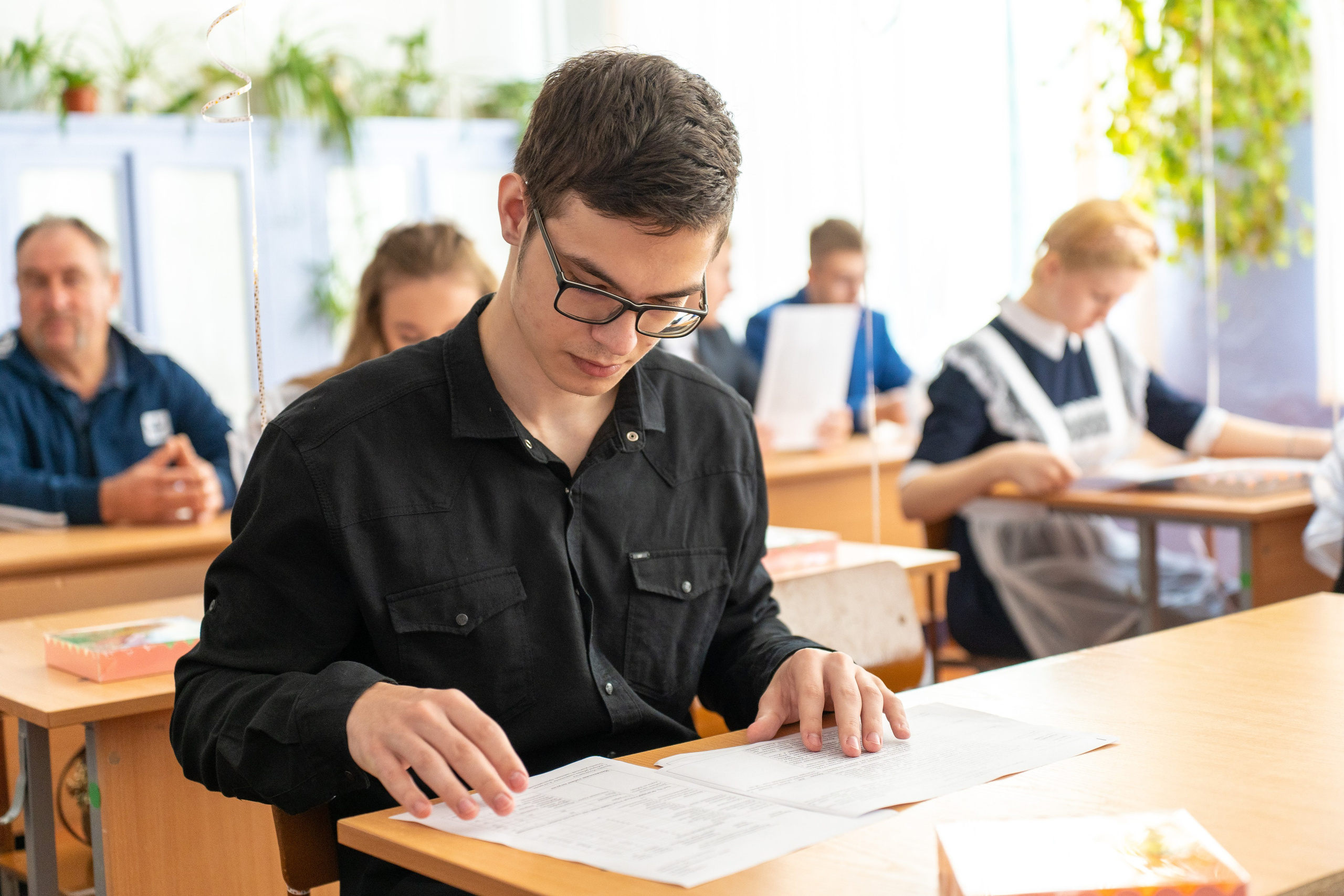 СШ № 1 Седельниково 11класс 2024 г. Фотограф и видеограф Павел Серобабов