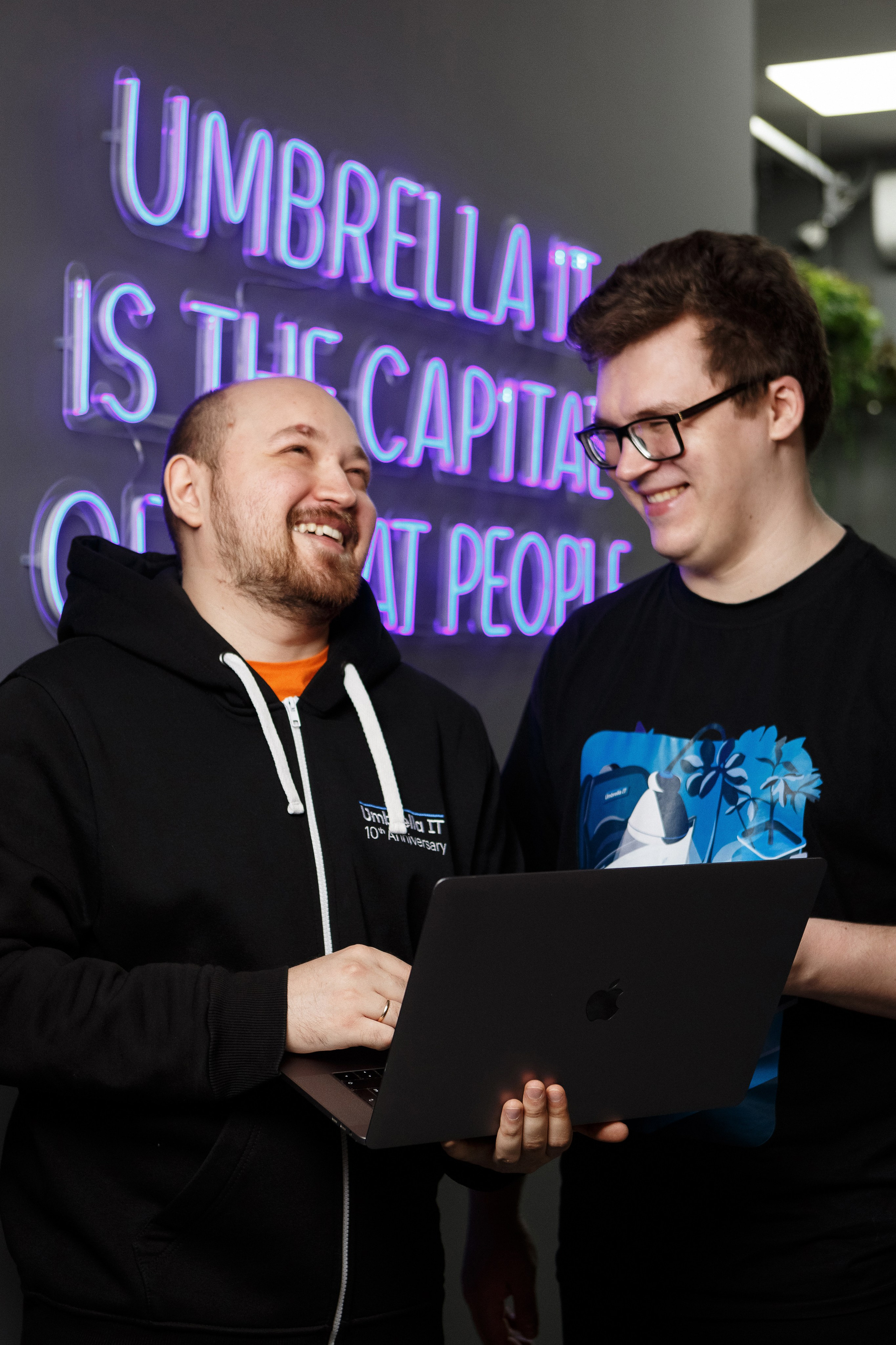 Фотосессия сотрудников и офиса для компании Амбрелла Таганрог. Свадебный и семейный фотограф в Таганроге Бакарюк Антон