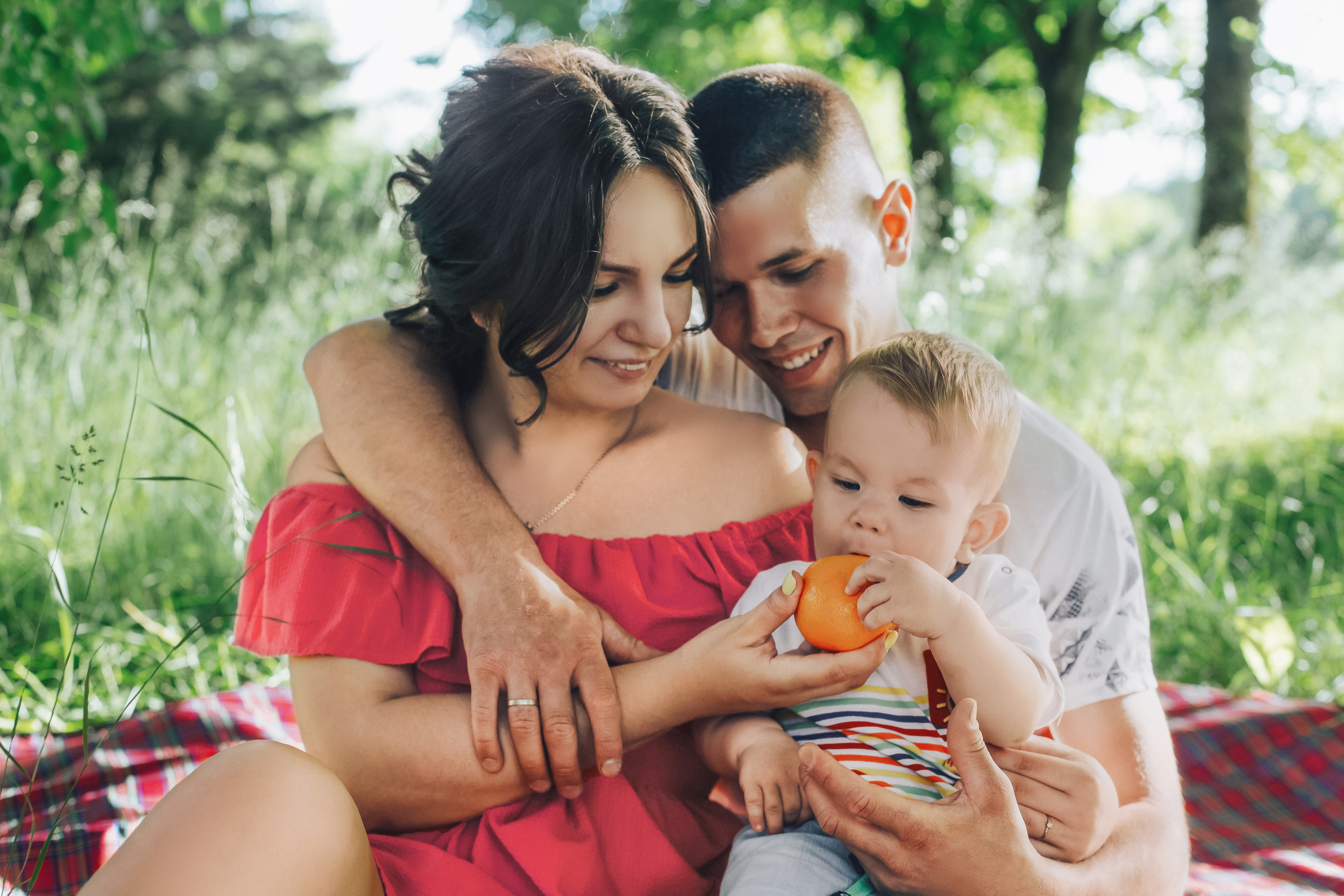 Летняя семейная фотосессия в ботаническом парке. Фотограф Ставрополь Пятигорск Елизавета Дарина