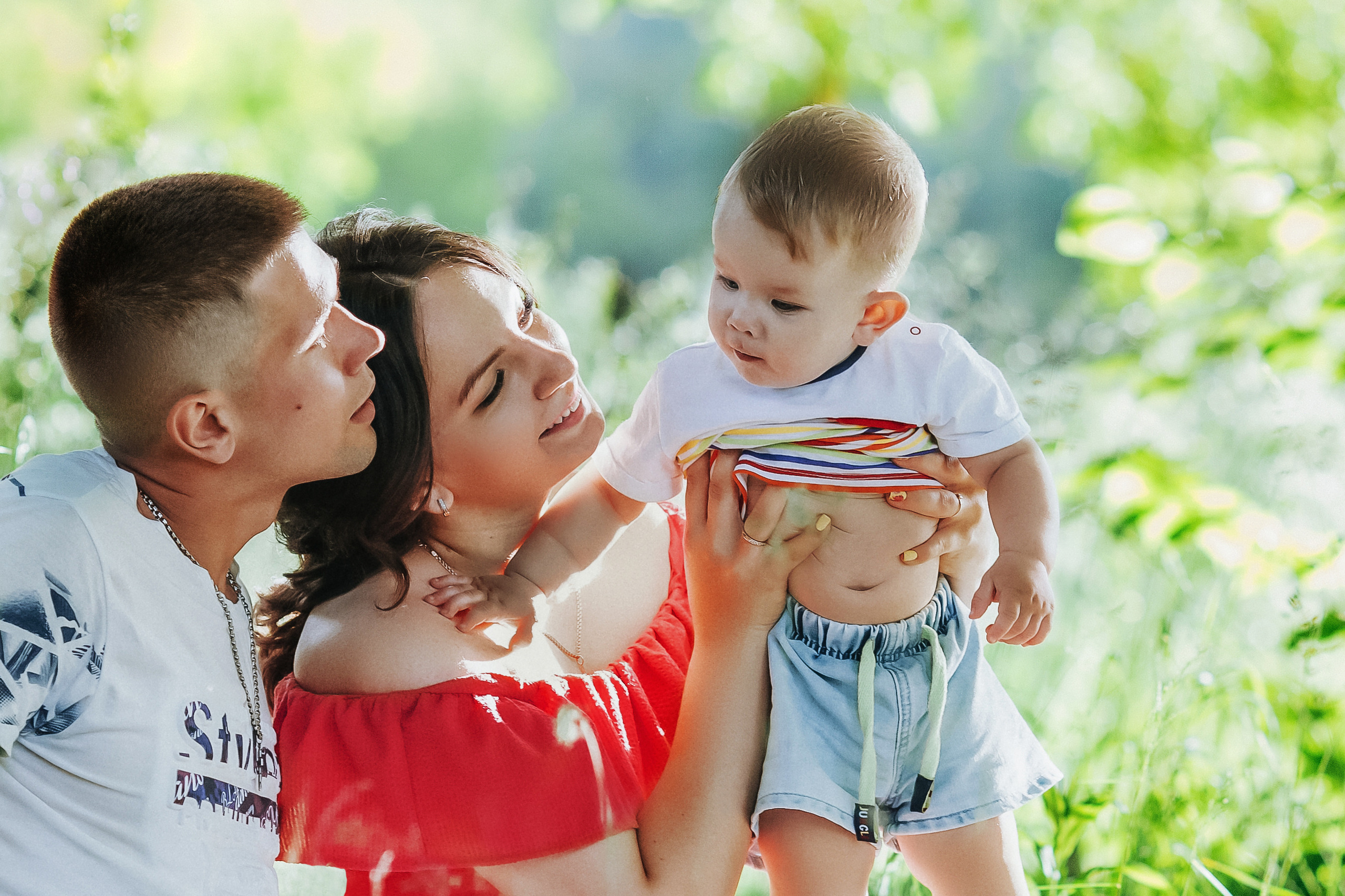 Летняя семейная фотосессия в ботаническом парке. Фотограф Ставрополь Пятигорск Елизавета Дарина