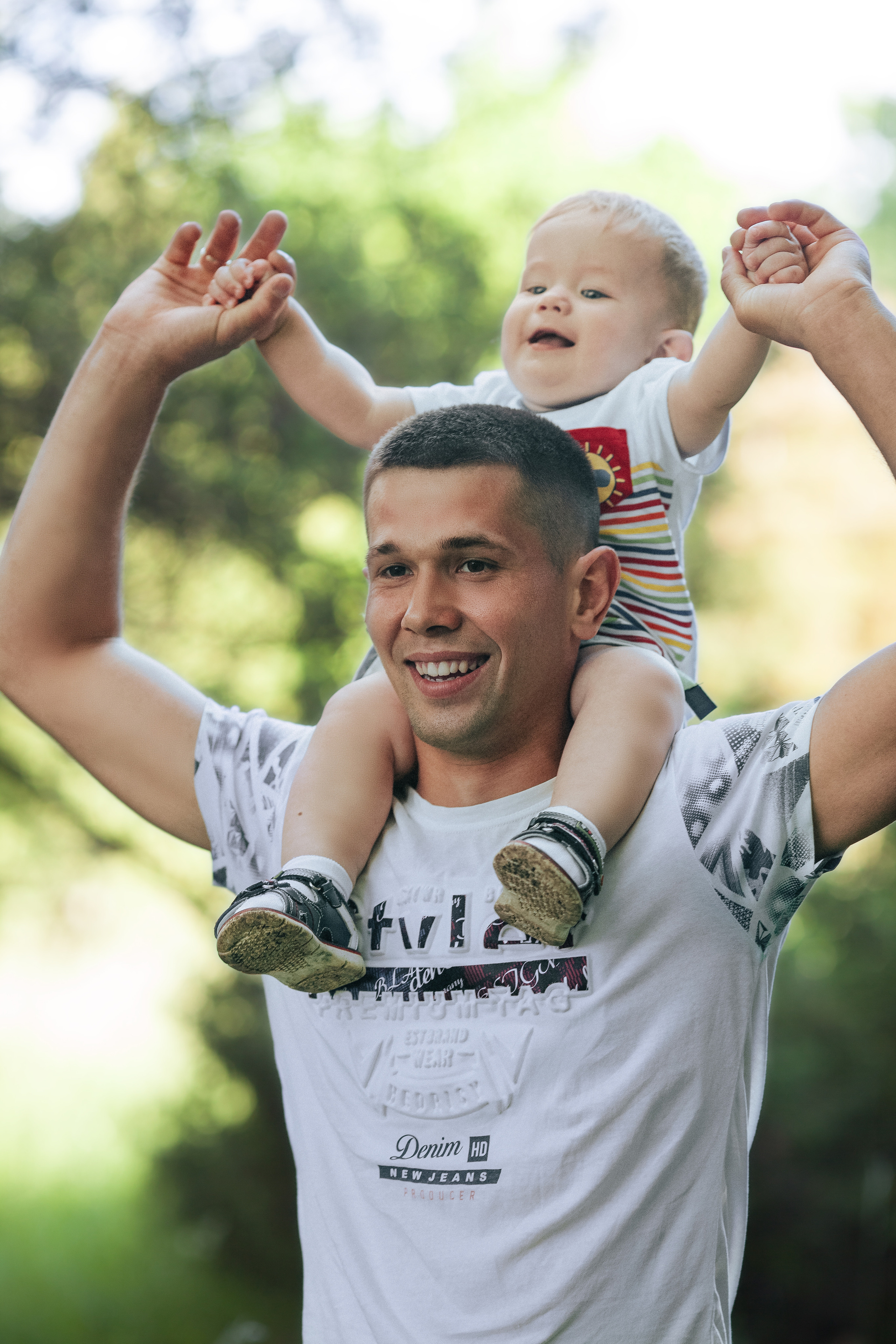 Летняя семейная фотосессия в ботаническом парке. Фотограф Ставрополь Пятигорск Елизавета Дарина