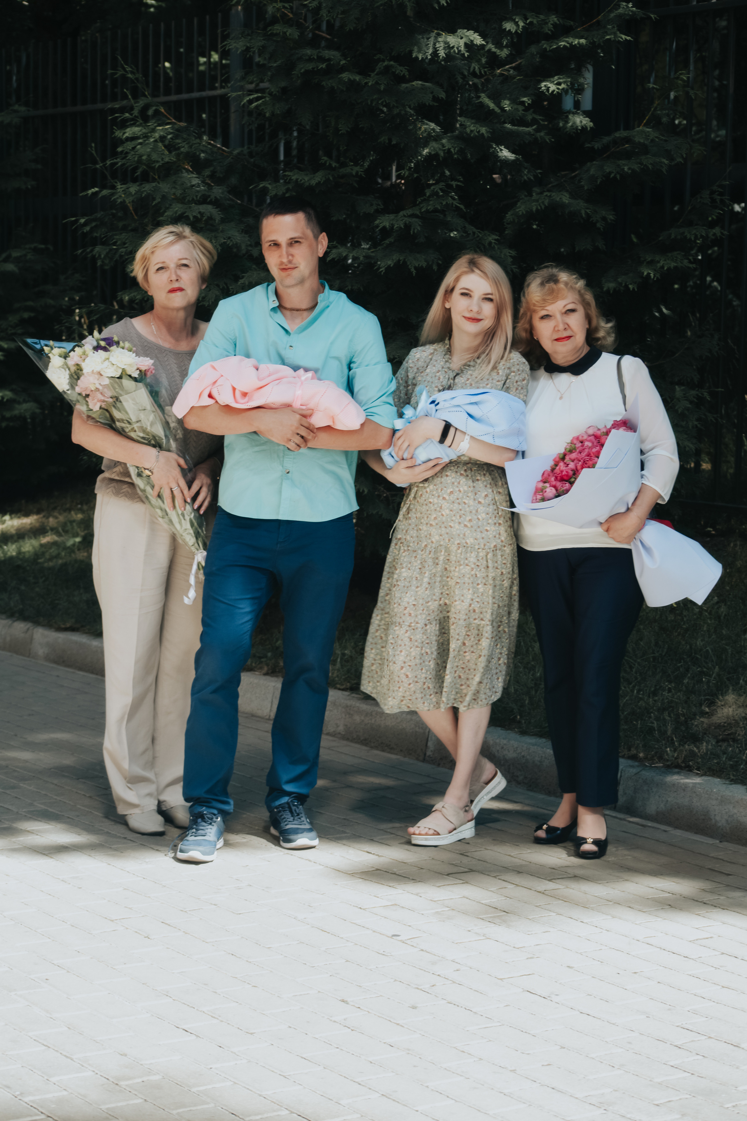 Выписка двойняшек из роддома Ставрополь Перинатальный центр. Фотограф Ставрополь Пятигорск Елизавета Дарина