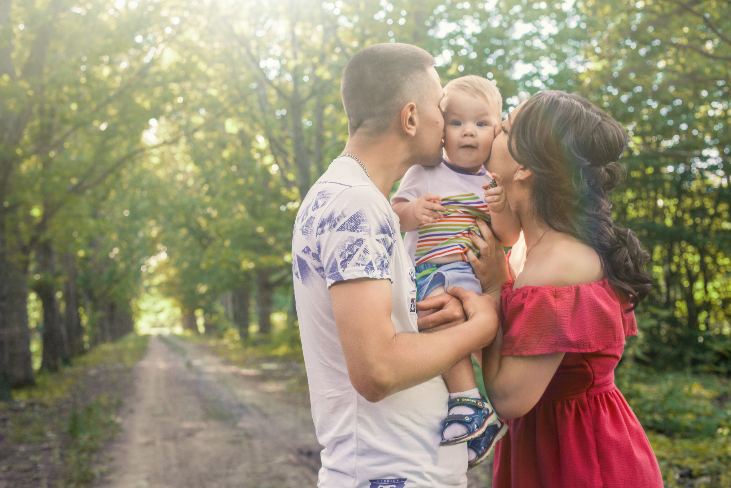 Летняя семейная фотосессия в ботаническом парке. Фотограф Ставрополь Пятигорск Елизавета Дарина