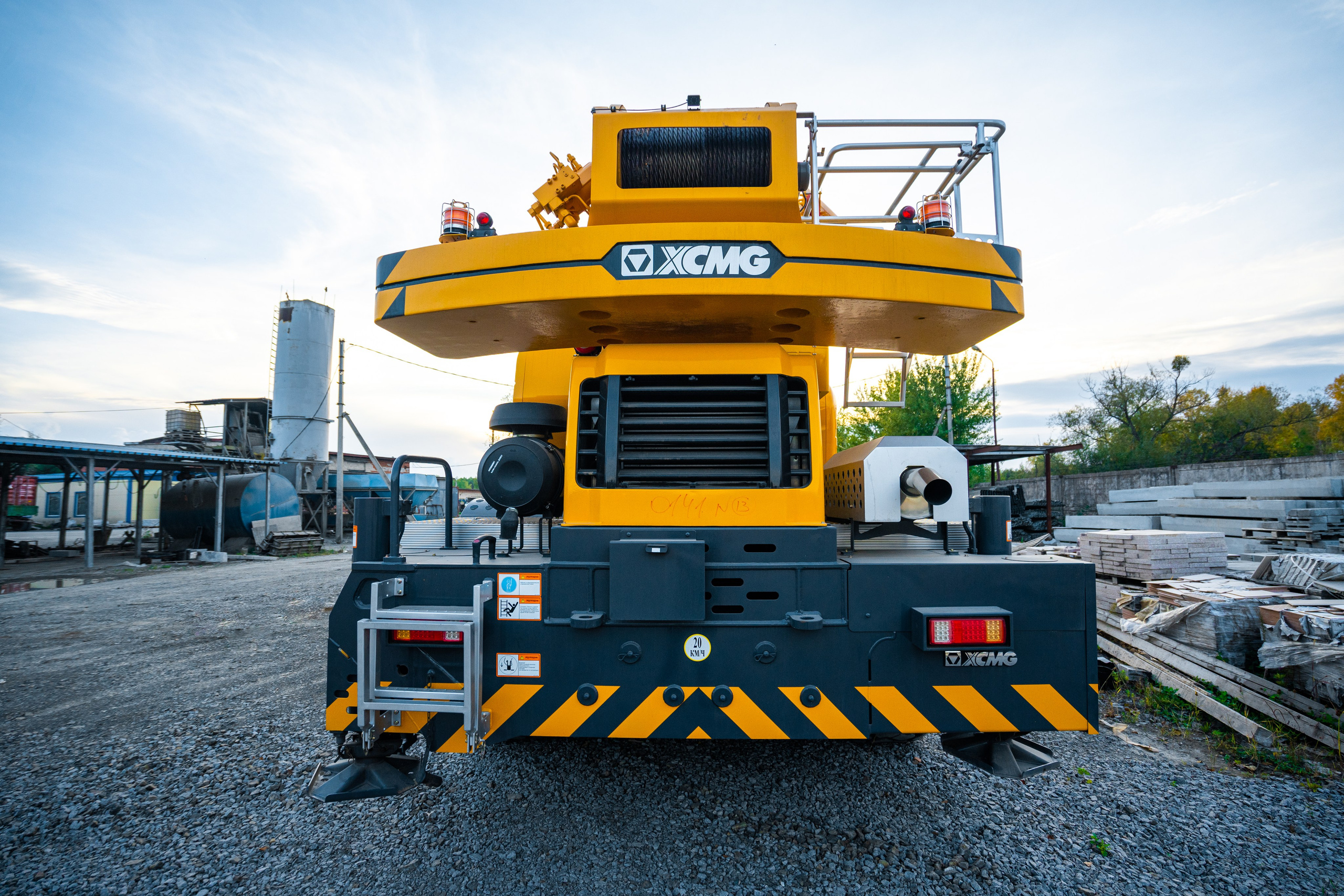 Контент: XCMG Хабаровск. Ваня Ежик — фотограф