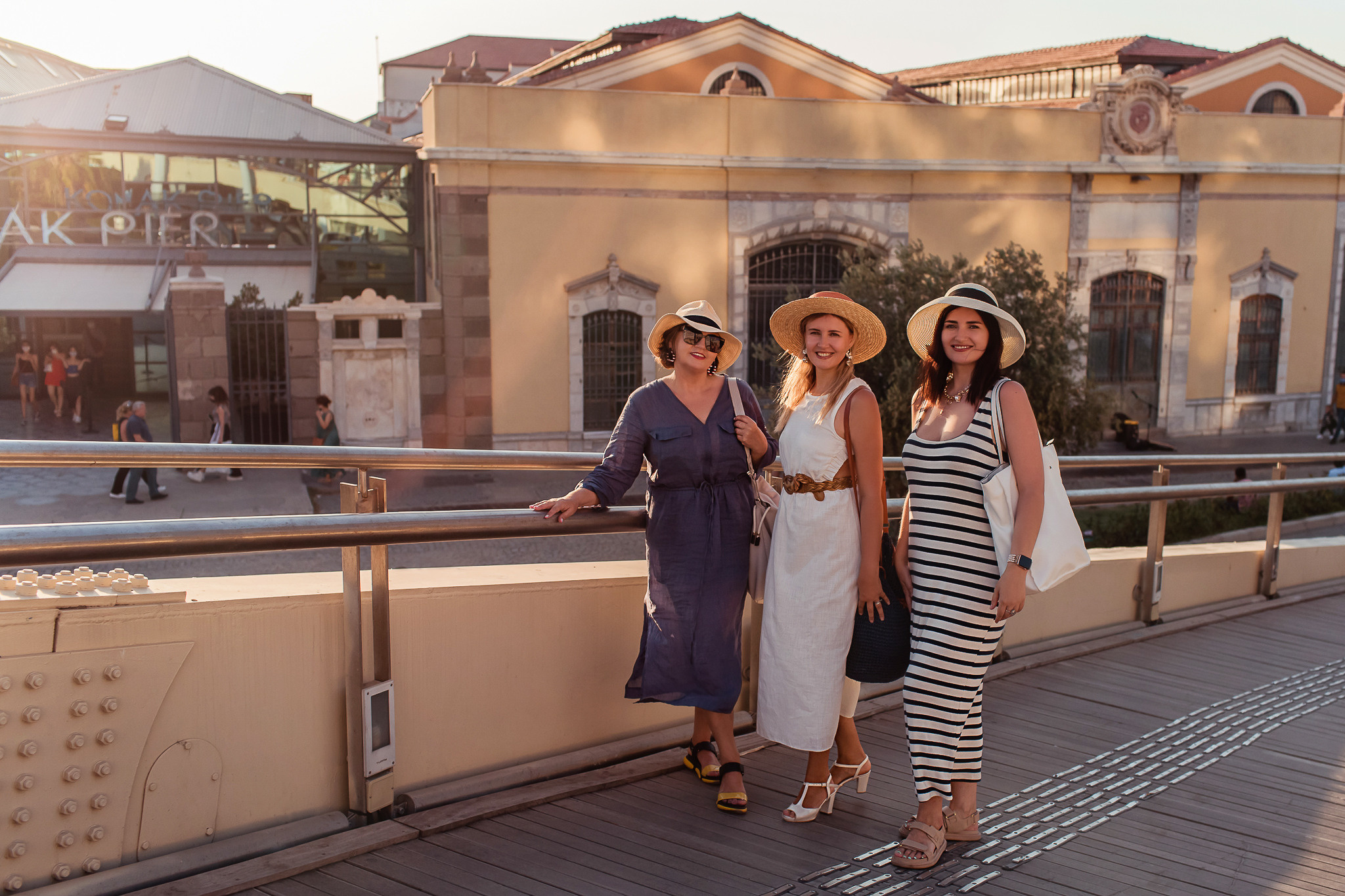 Traveling together. Professional family and children’s photographer in Izmir Irina Eron