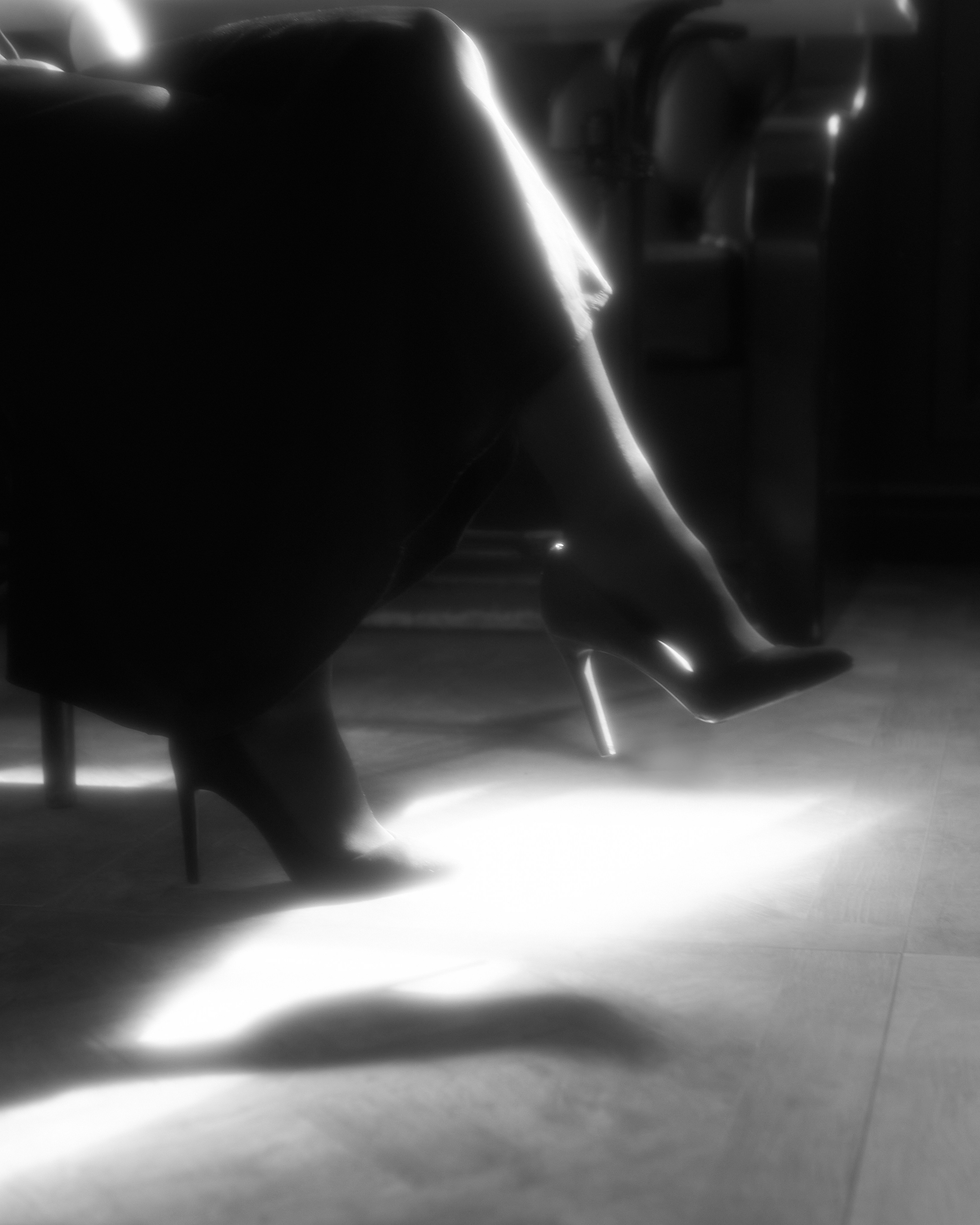 Одна в кафе. Фотограф в Мурманске Оксана Черноморец